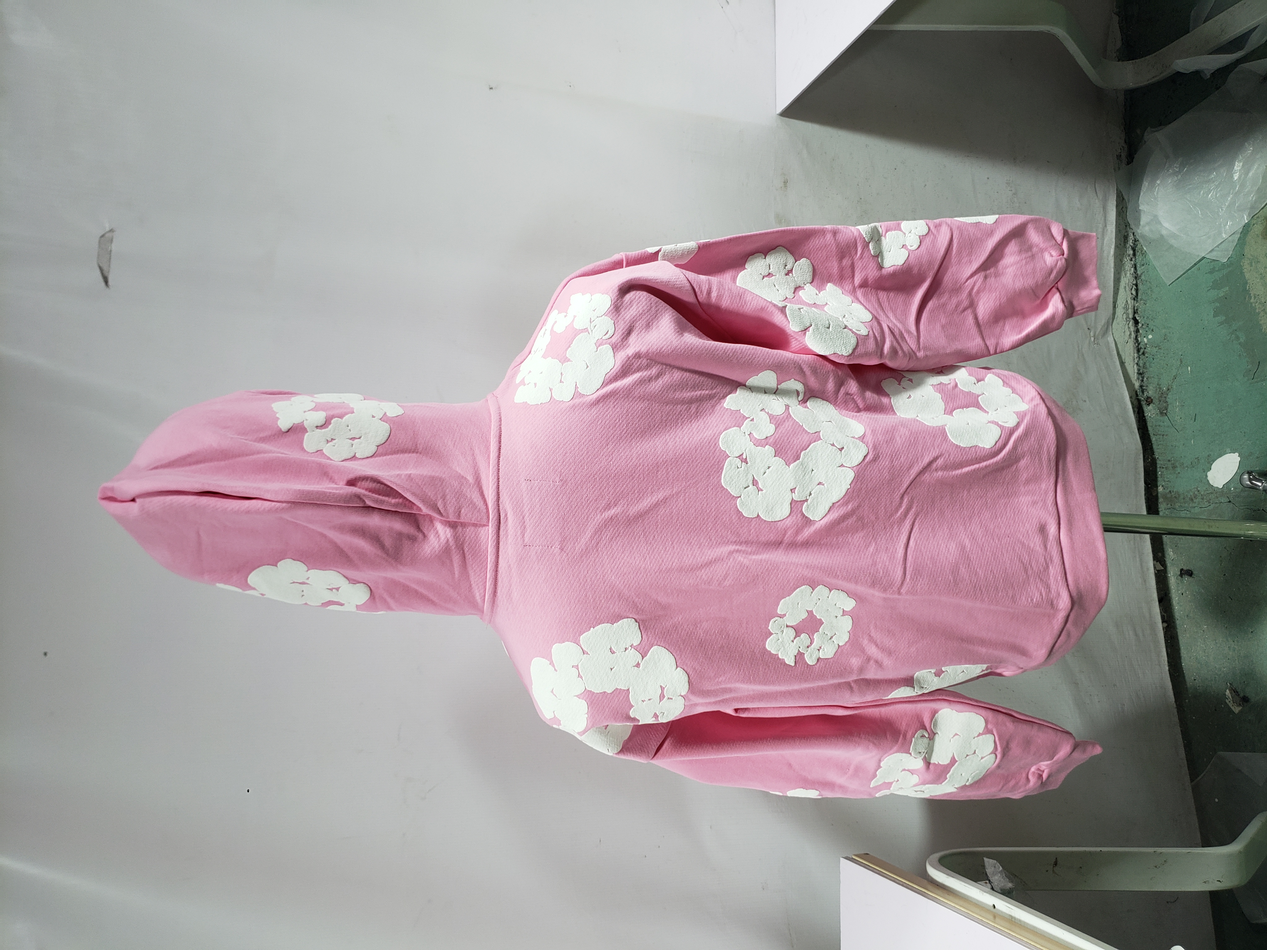 Denim Tears The Cotton Wreath Sweatshirt Pink Hoodie review Stockicks 03