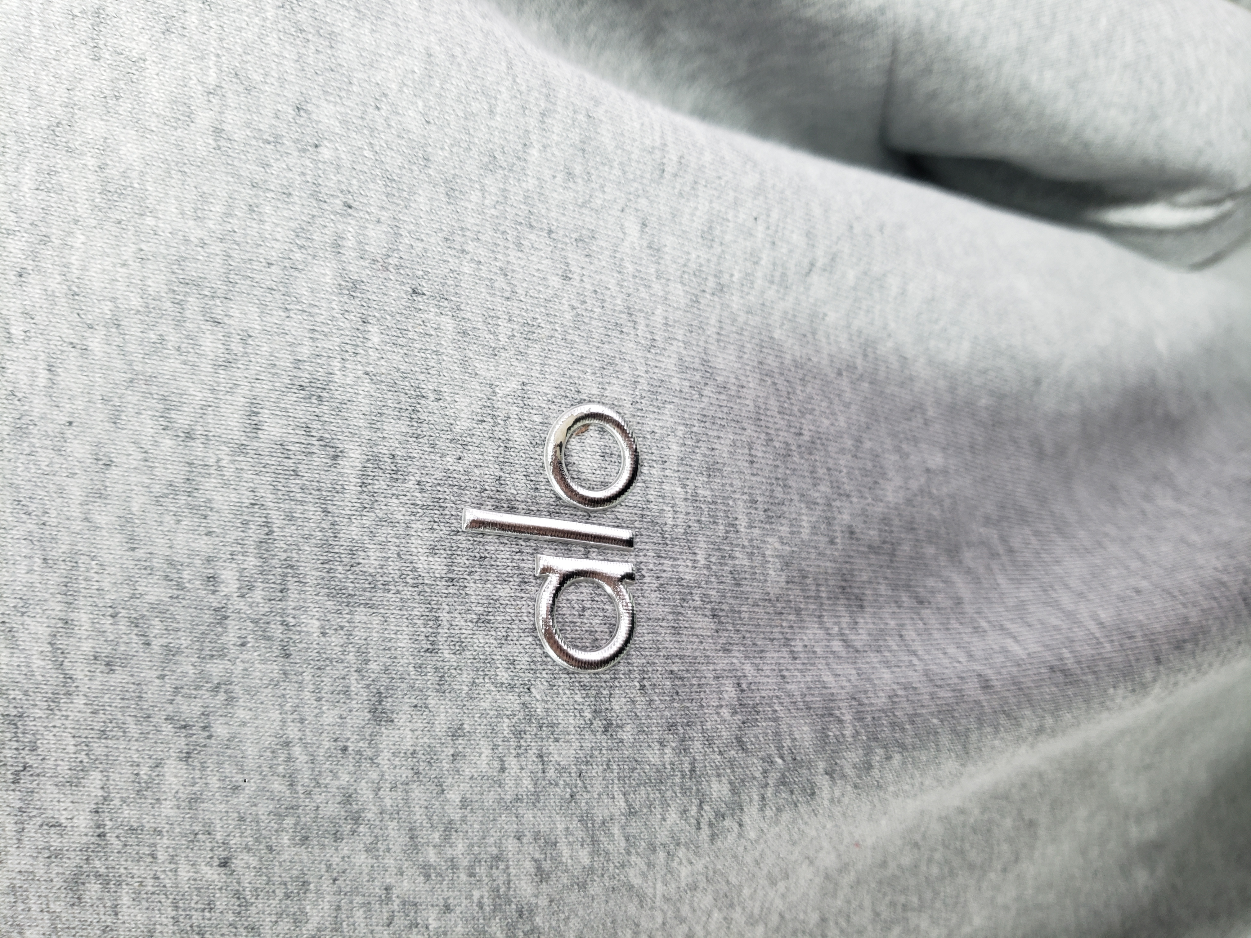 Alo Yoga Accolade 1/4 Zip Pullover Grey review Stockicks 02