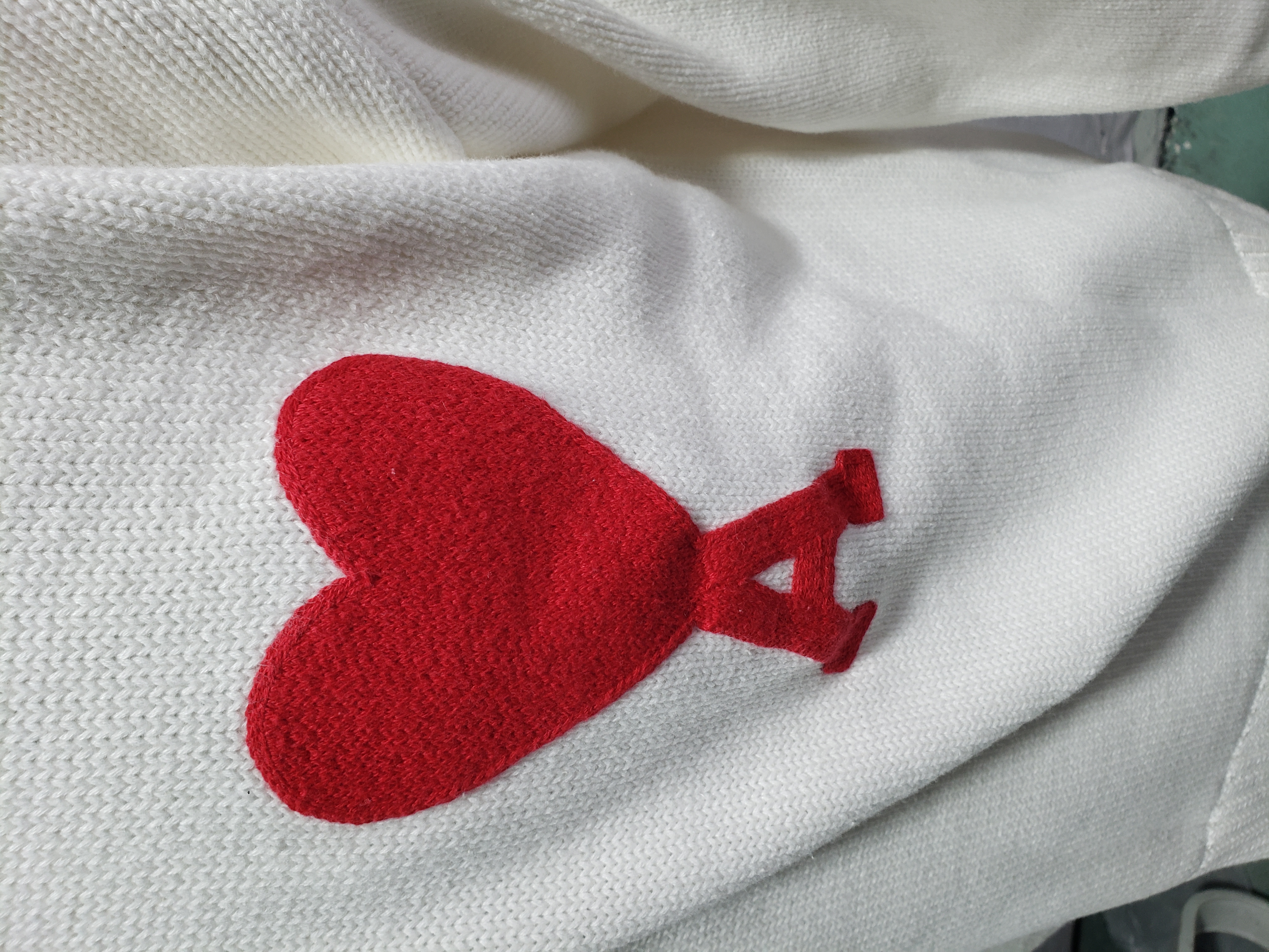 AMI PARIS 21FW Heart Embroidered Crew Neck Sweater White review Stockicks 02