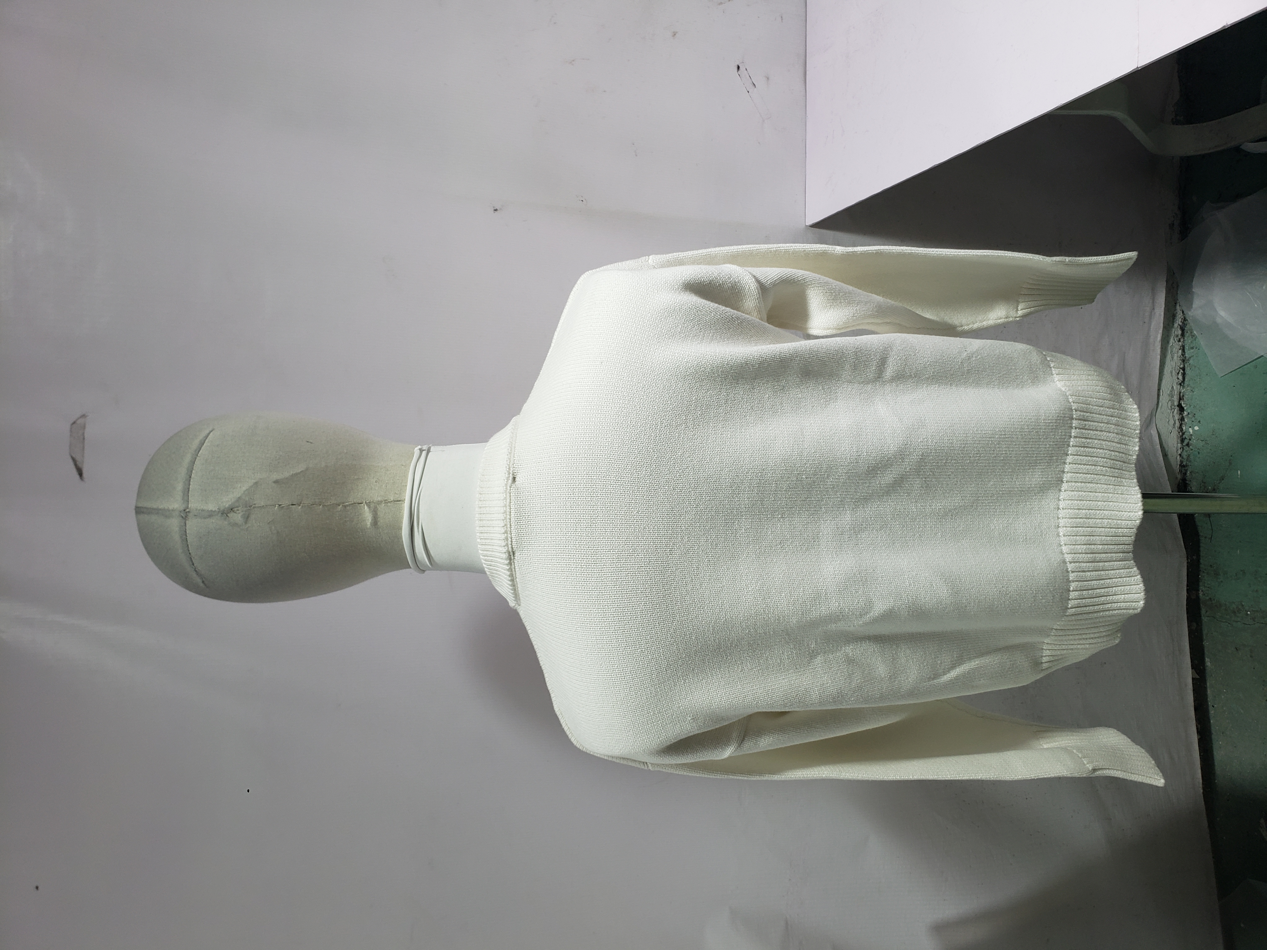 AMI PARIS 21FW Heart Embroidered Crew Neck Sweater White review Stockicks 03