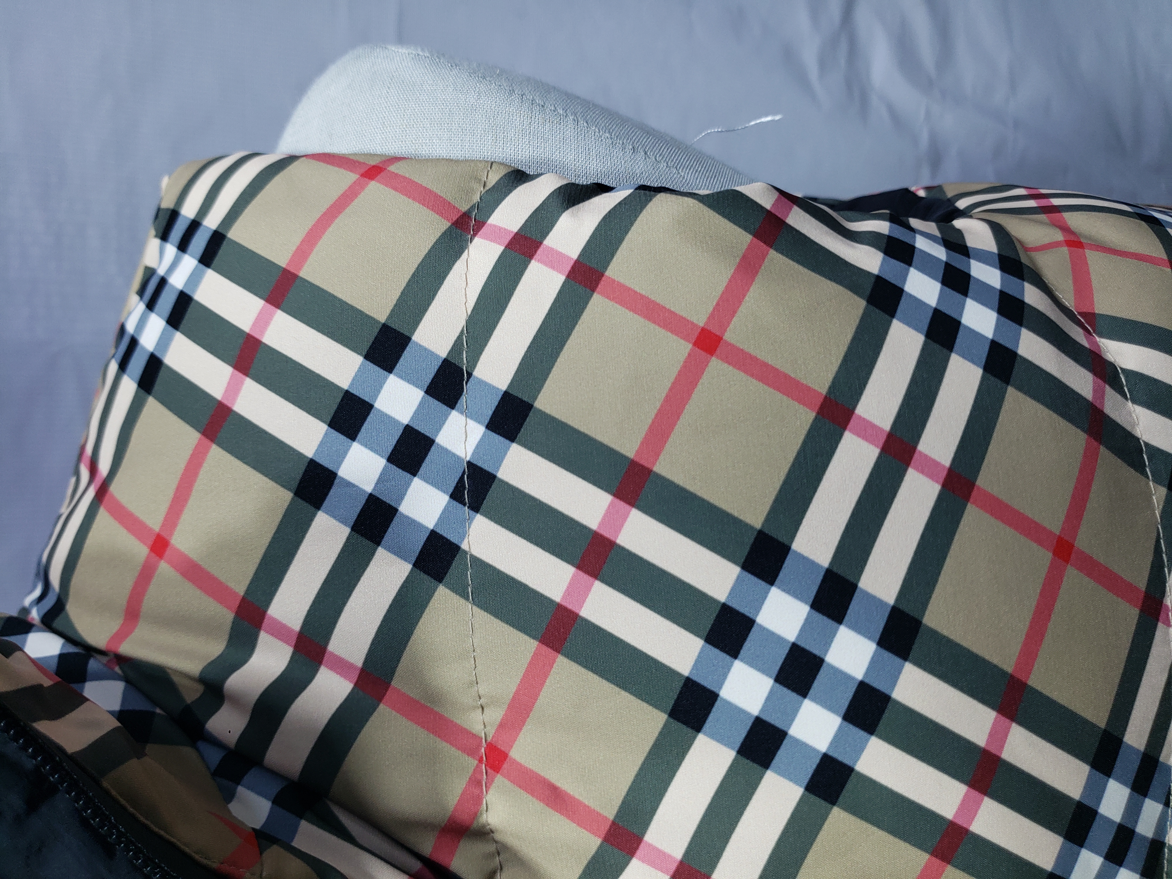 Burberry Reversible Check Pattern Waistcoat Vest Beige CK WN5002024038 review Stockicks 02