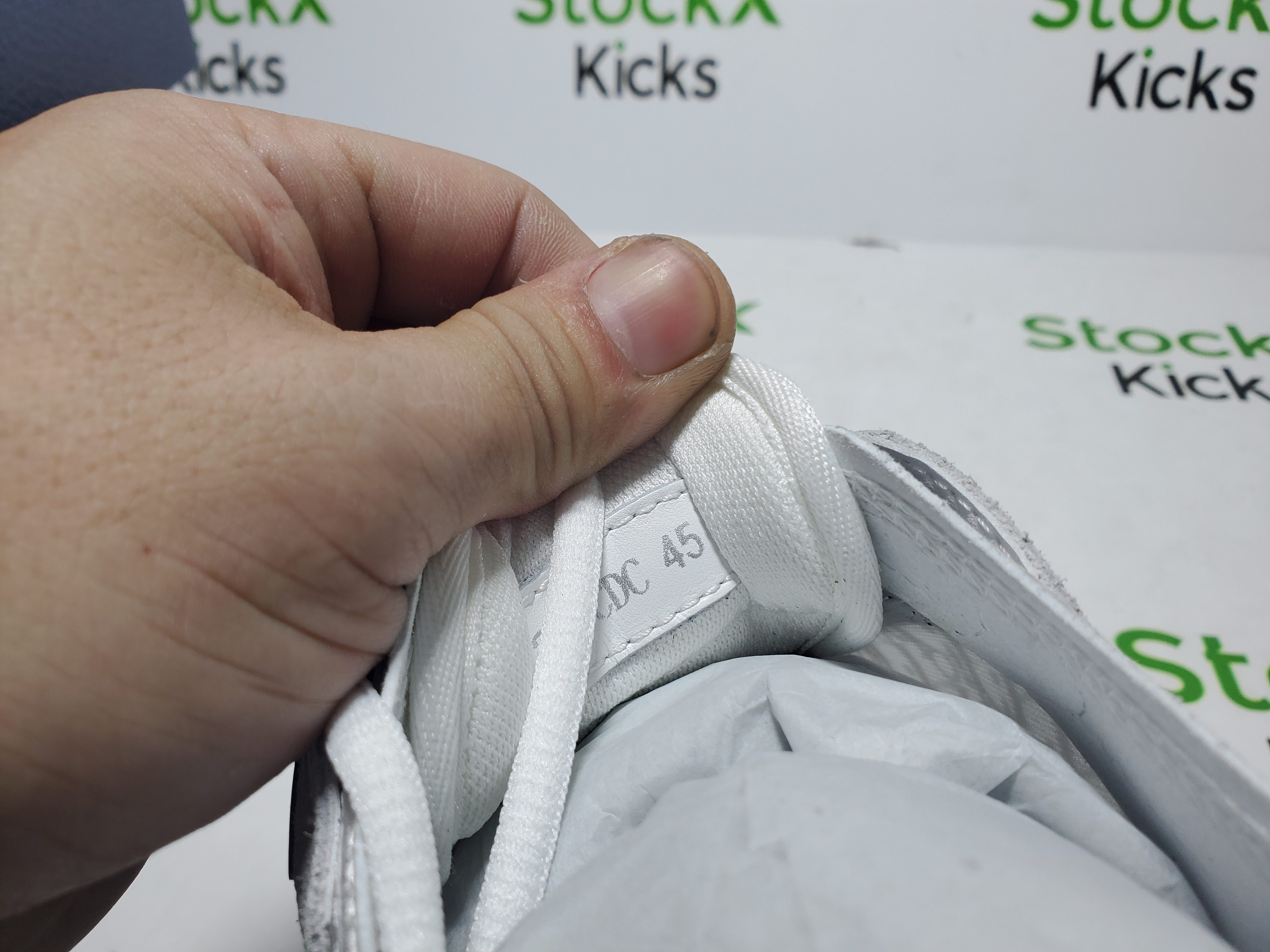 Dior B25 Runner White Oblique Suede 3SN259YTR-H069 review Stockicks 06