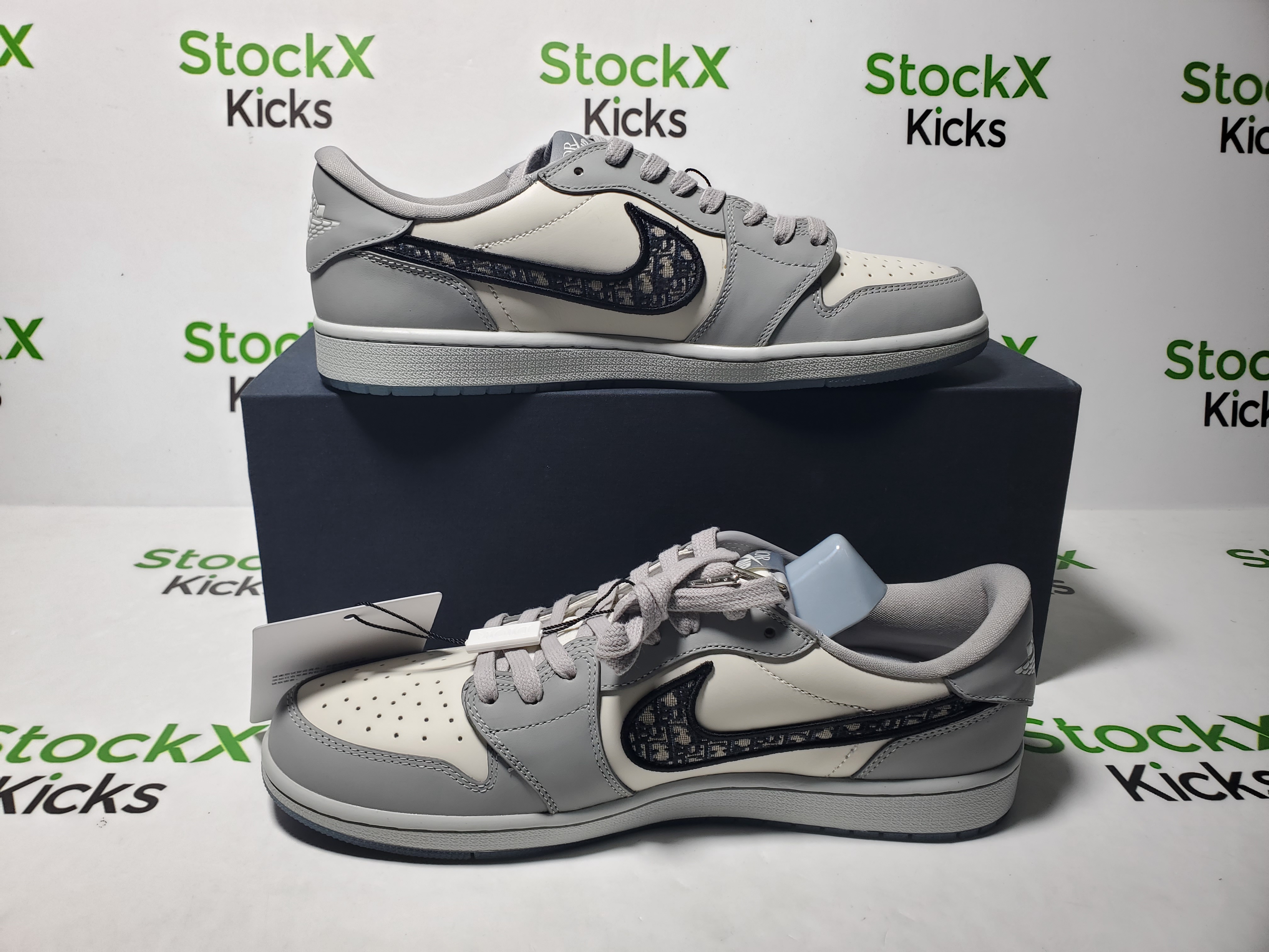 H12 Batch Air Jordan 1 Retro Low Dior CN8608-002 review Stockicks 02