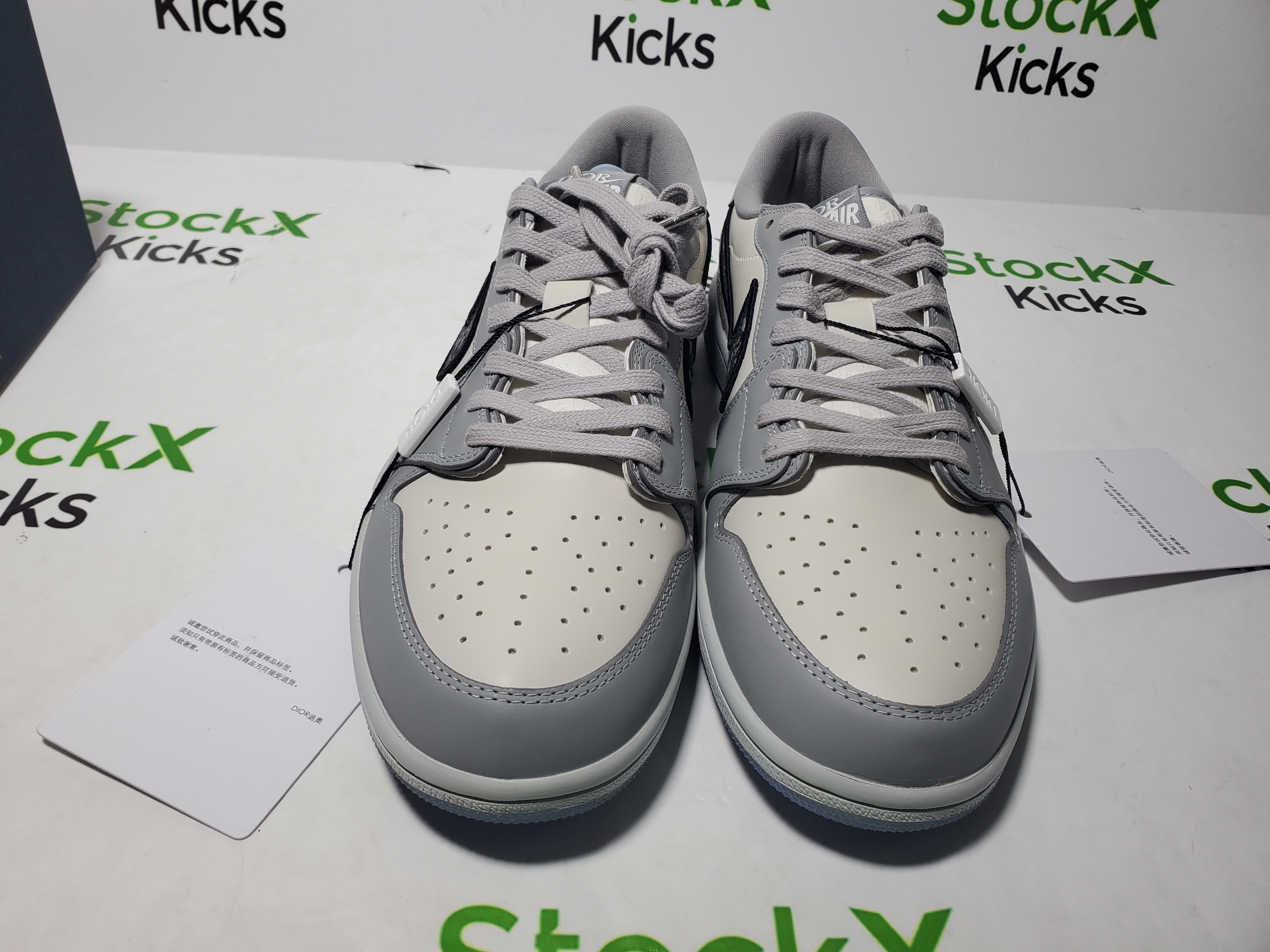 H12 Batch Air Jordan 1 Retro Low Dior CN8608-002 review Stockicks 04