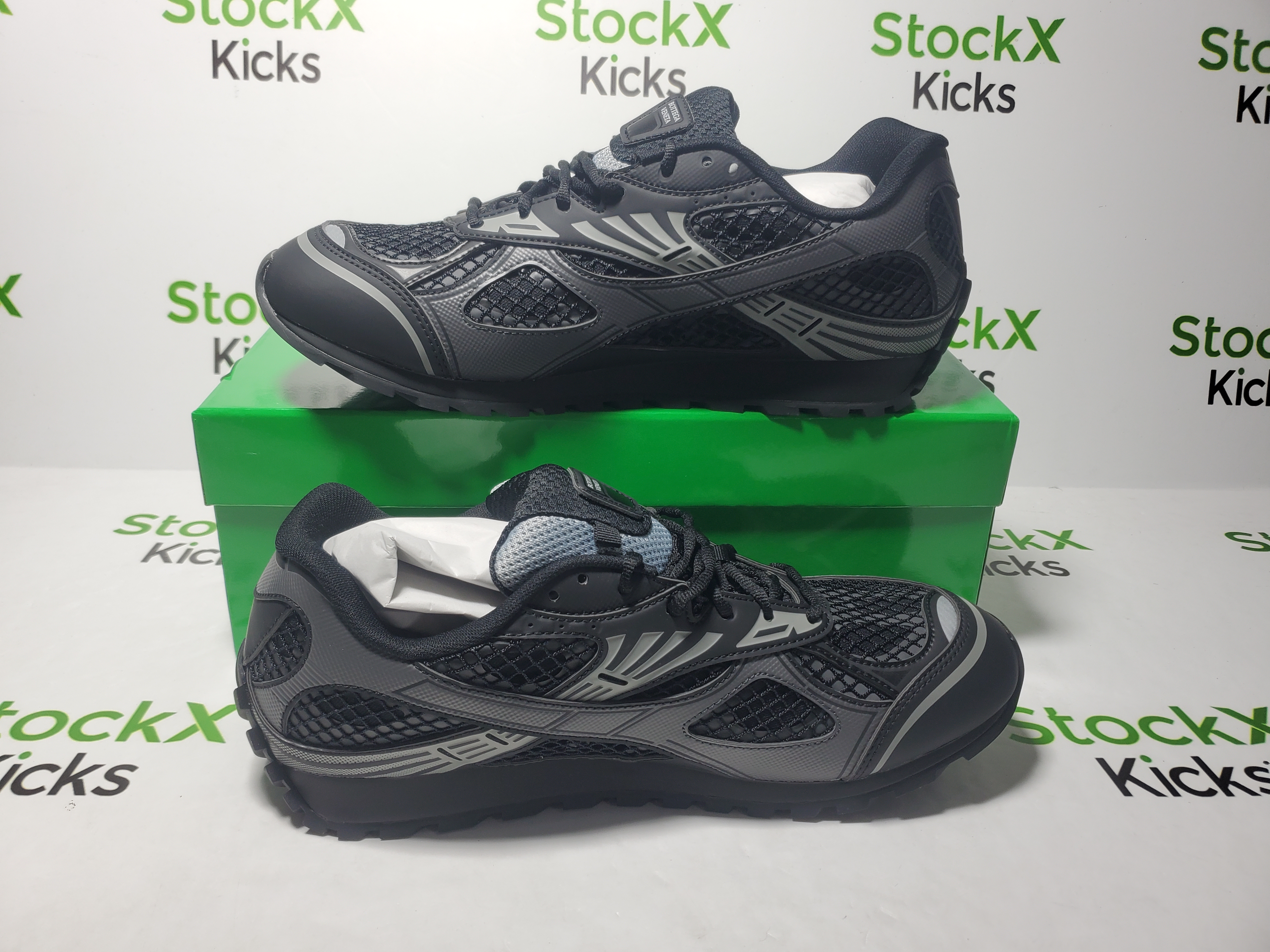 Bottega Veneta Orbit Black review Stockicks 01