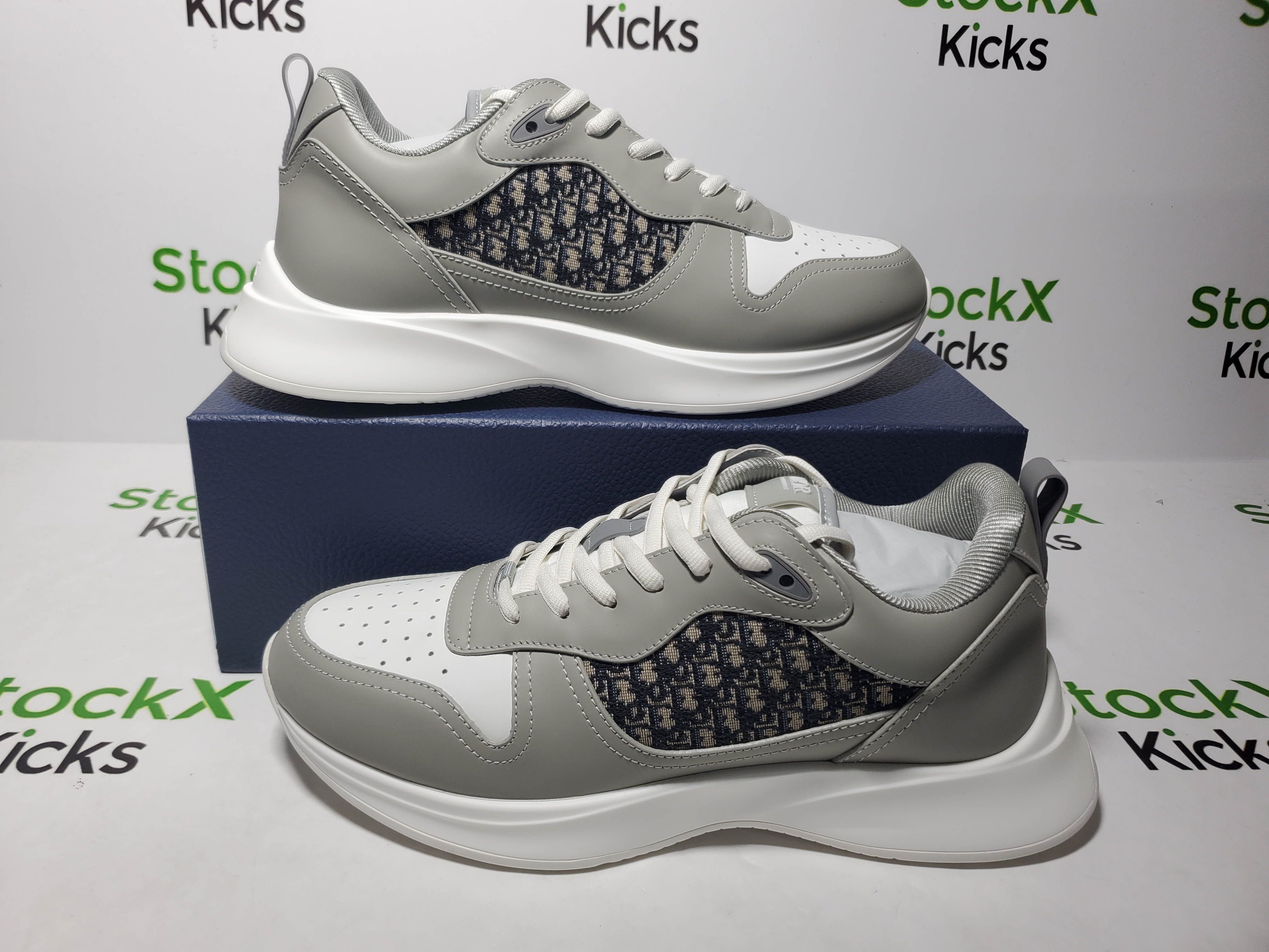 Dior B25 Runner Grey Smooth Calfskin Oblique Jacquard 3SN299ZIR- H165 review Stockicks 02