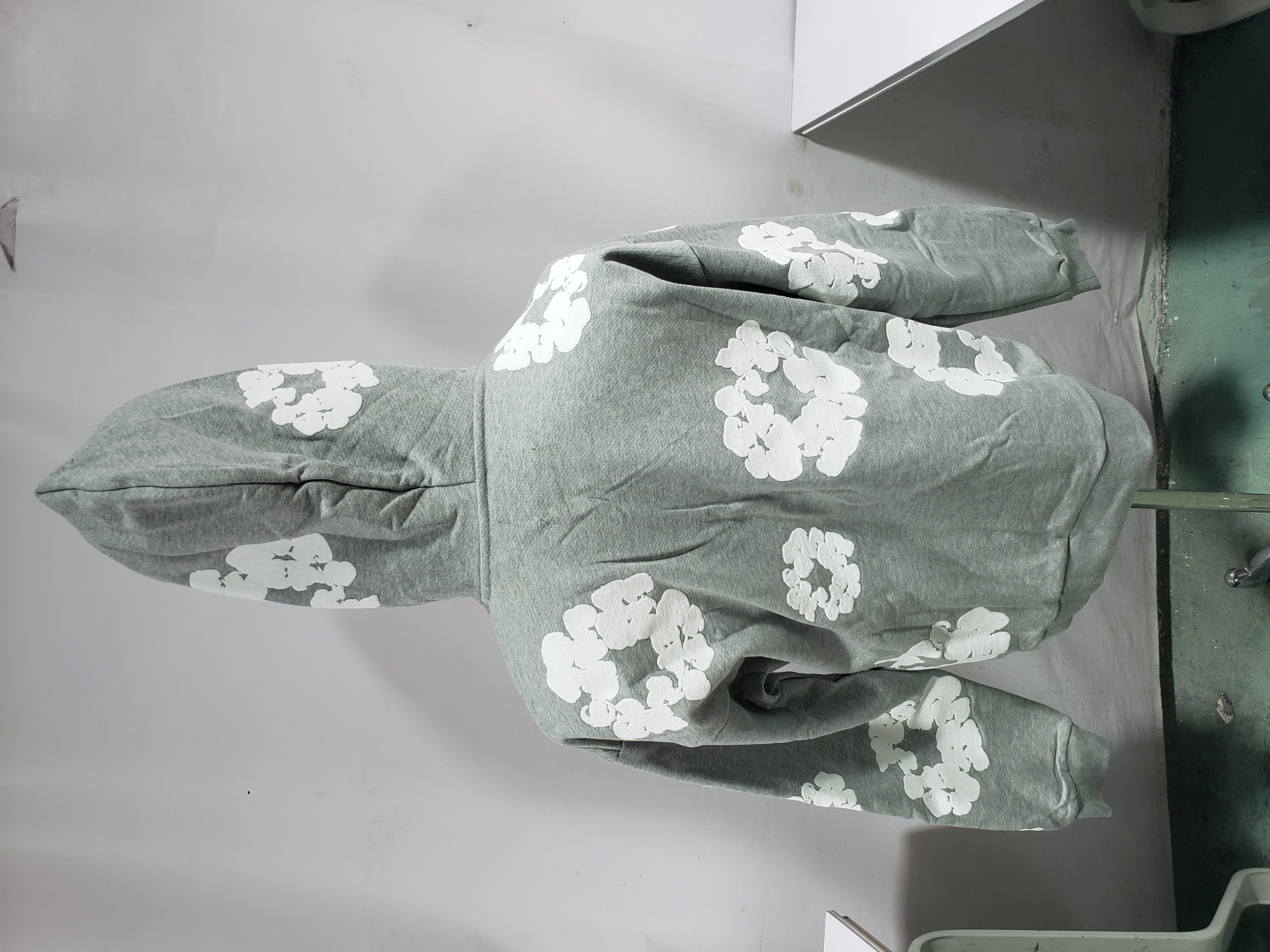 Denim Tears The Cotton Wreath Sweatshirt Grey Hoodie review Stockicks 04