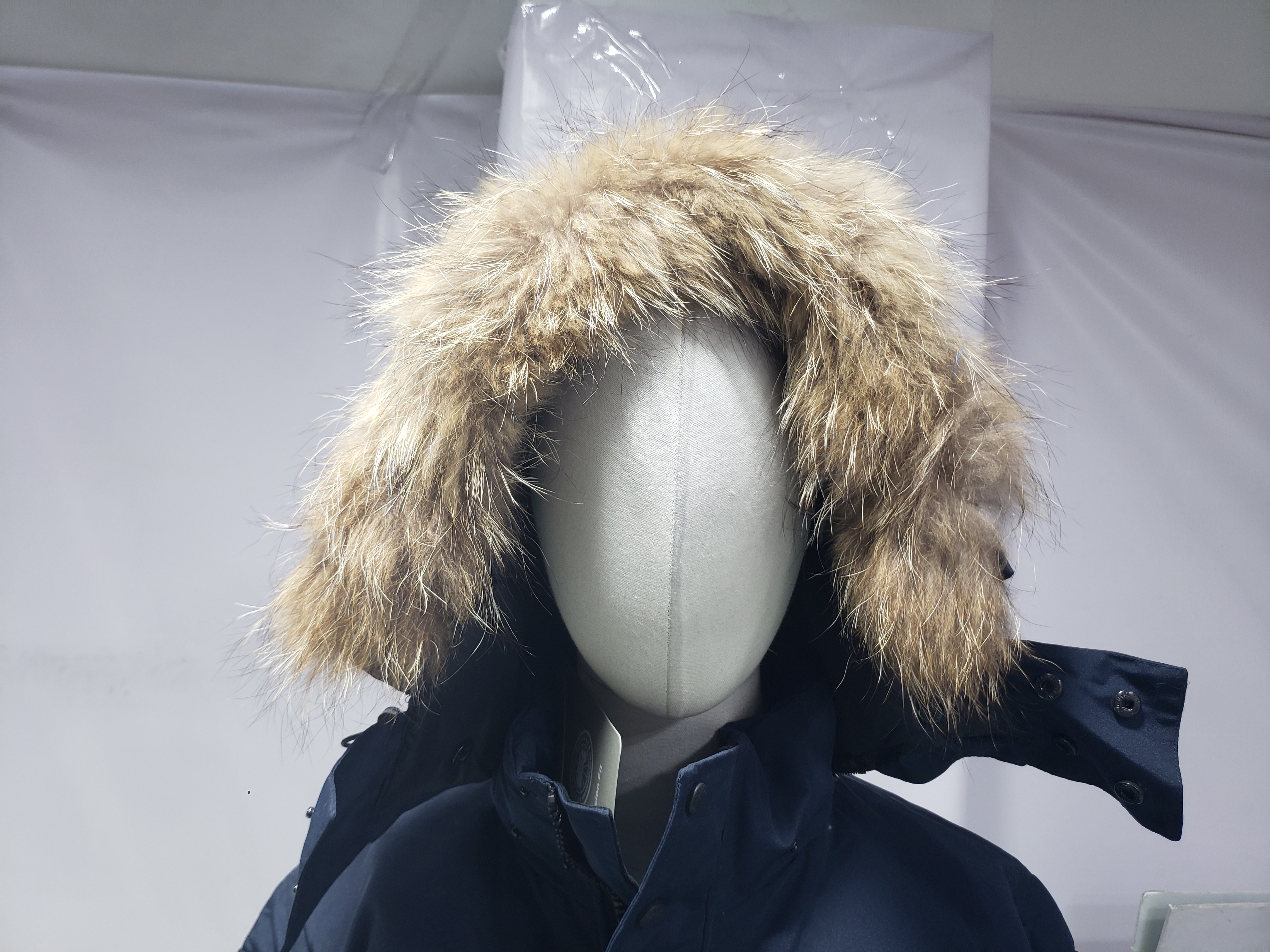 Canada Goose Wyndham Parka Deep Blue Down Jacket review Stockicks 02
