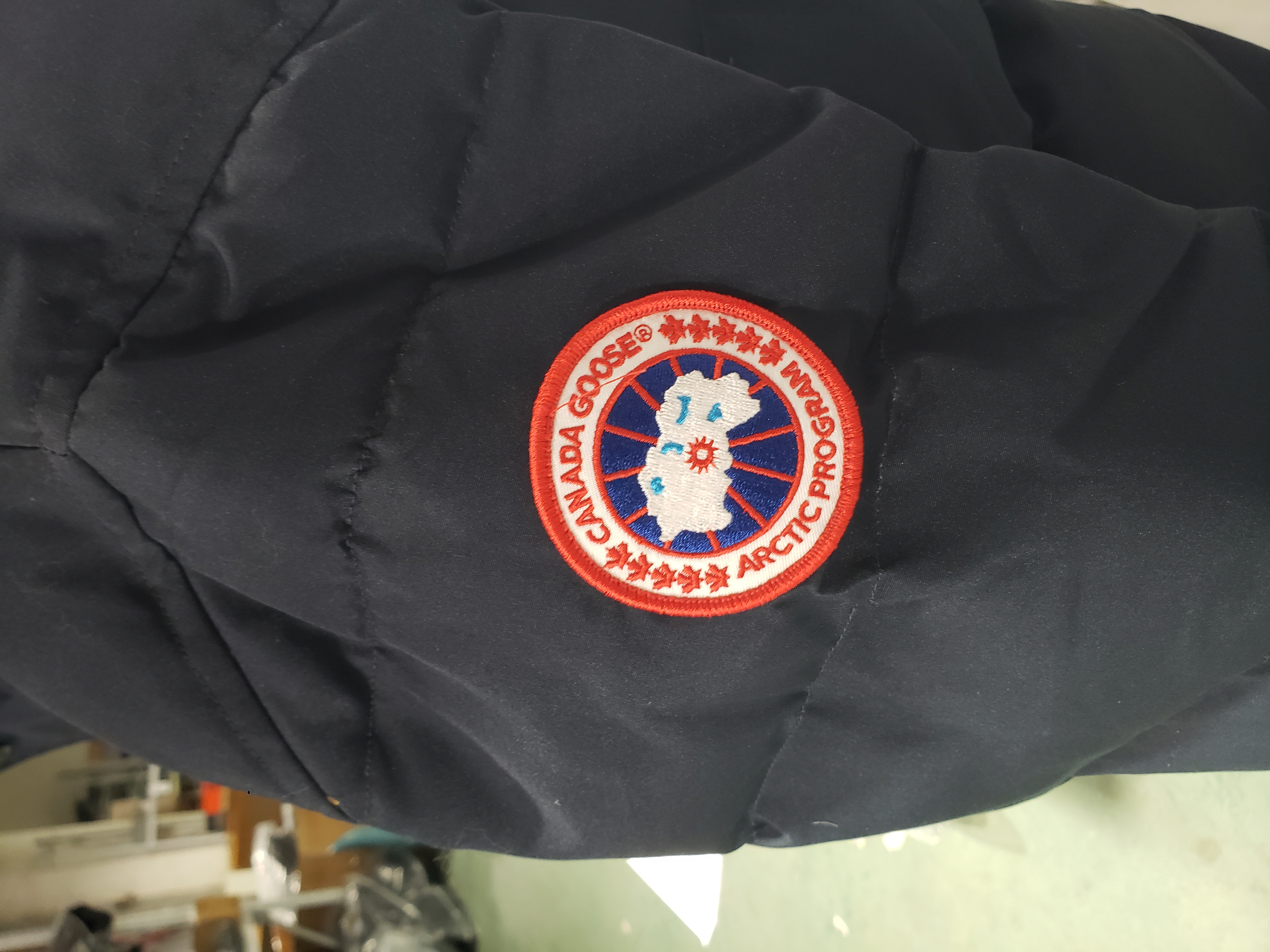 Canada Goose Wyndham Parka Deep Blue Down Jacket review Stockicks 03