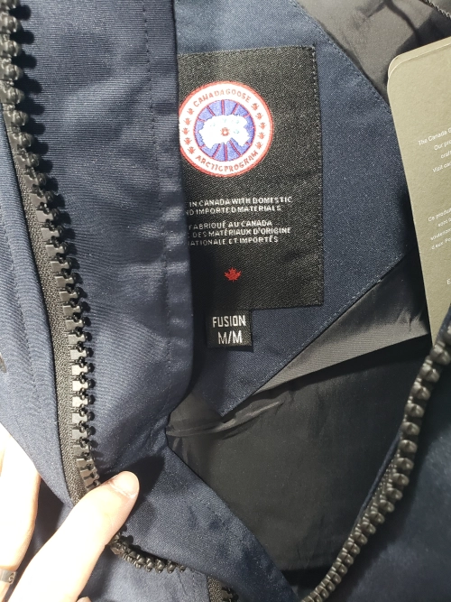 Canada Goose Wyndham Parka Deep Blue Down Jacket review 