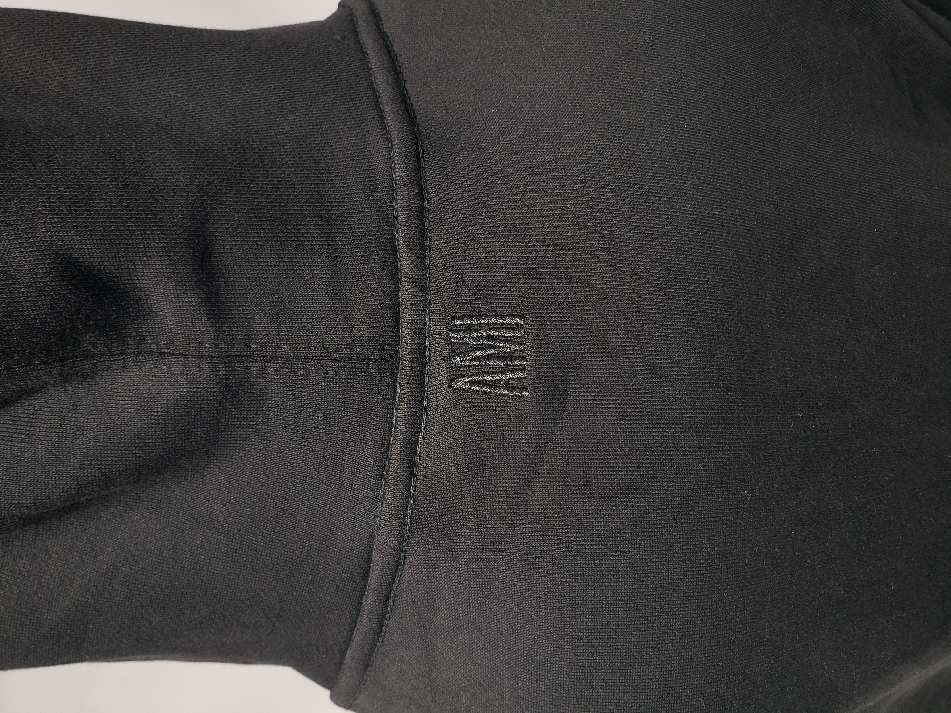 Ami Classic Heart Embroidered Zip-Up Jacket, New Early Fall Zip-Up Hoodie Black review Stockicks 04