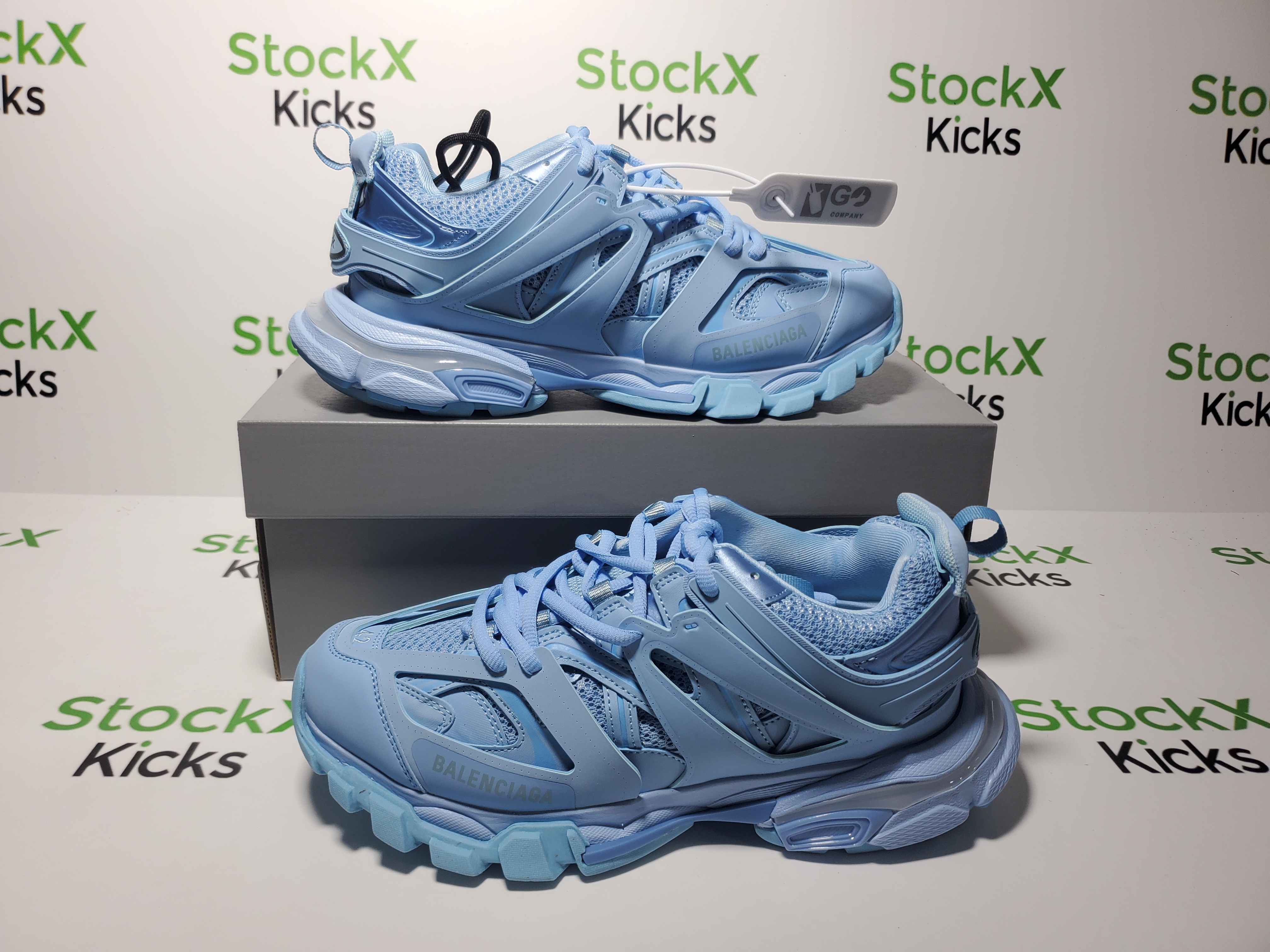 Balenciaga Track Tess Light Blue (LED) 542436 W2LA1 4800 review Stockicks 01