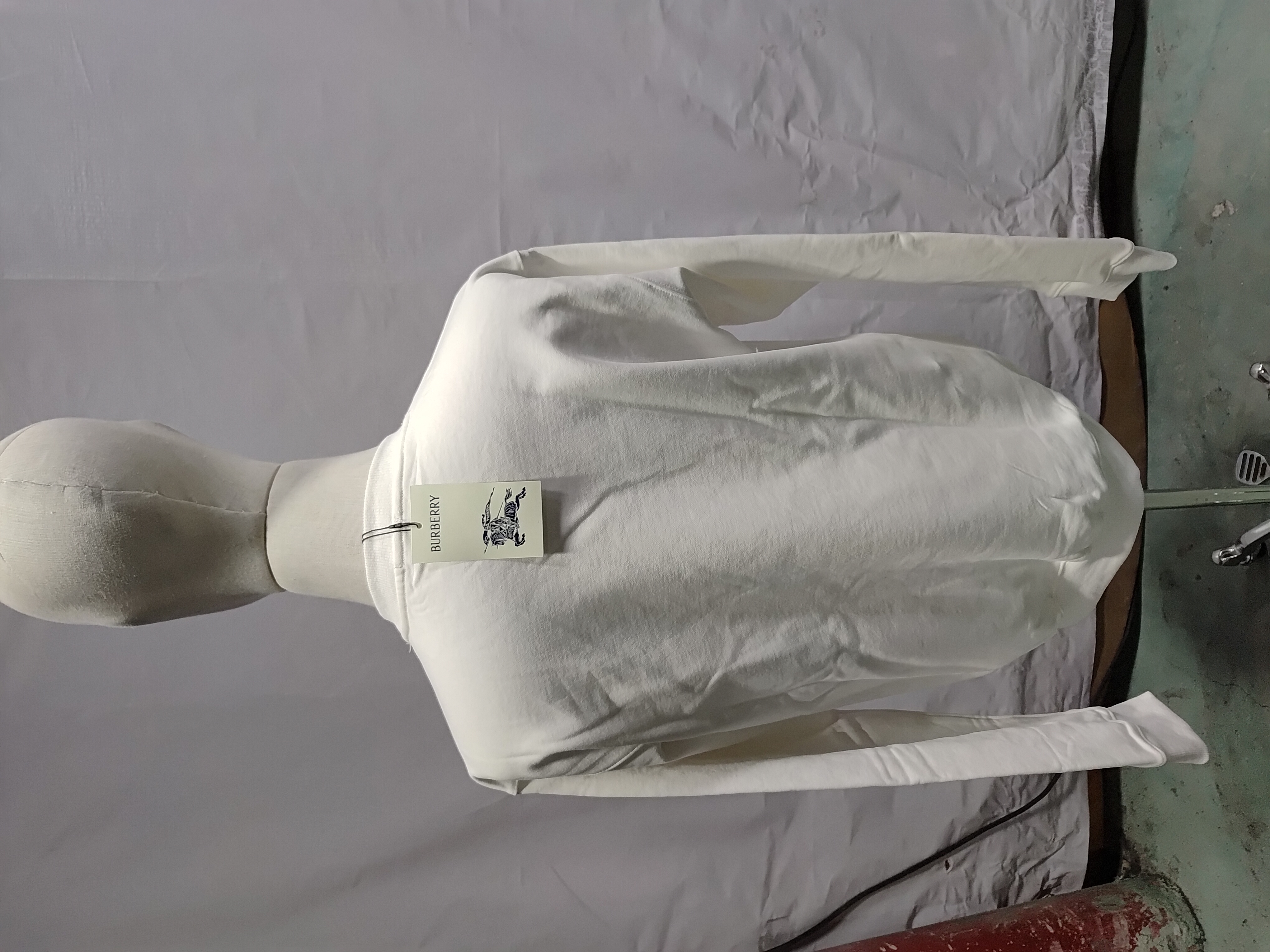 Burberry Coordinate Letter Printed Sweatshirt White CK WR2402024012 review Stockicks 03