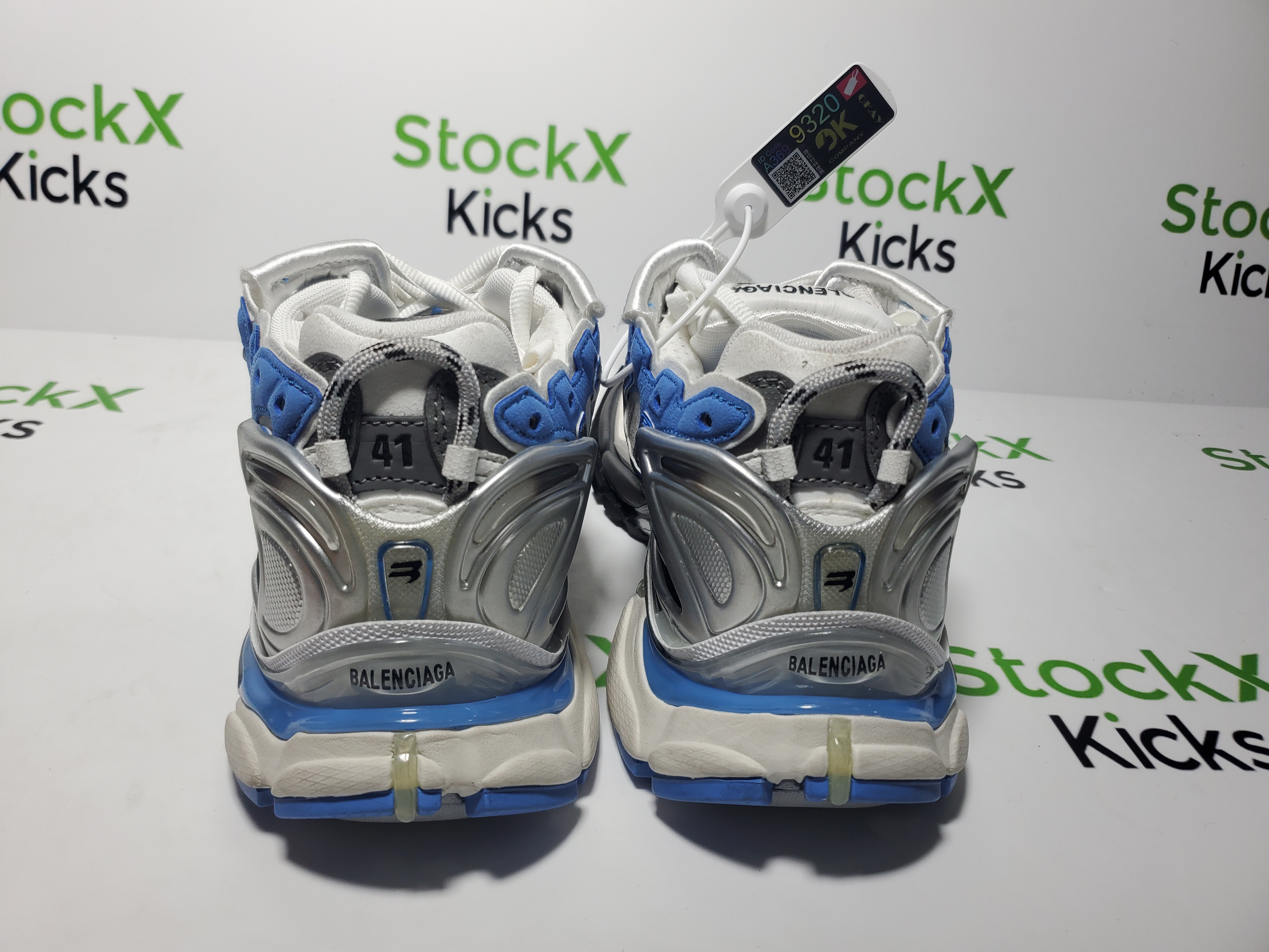 Balenciaga Runner Sneaker Worn-Out - Blue Grey 772774 W3RNY 4912 review Stockicks 03