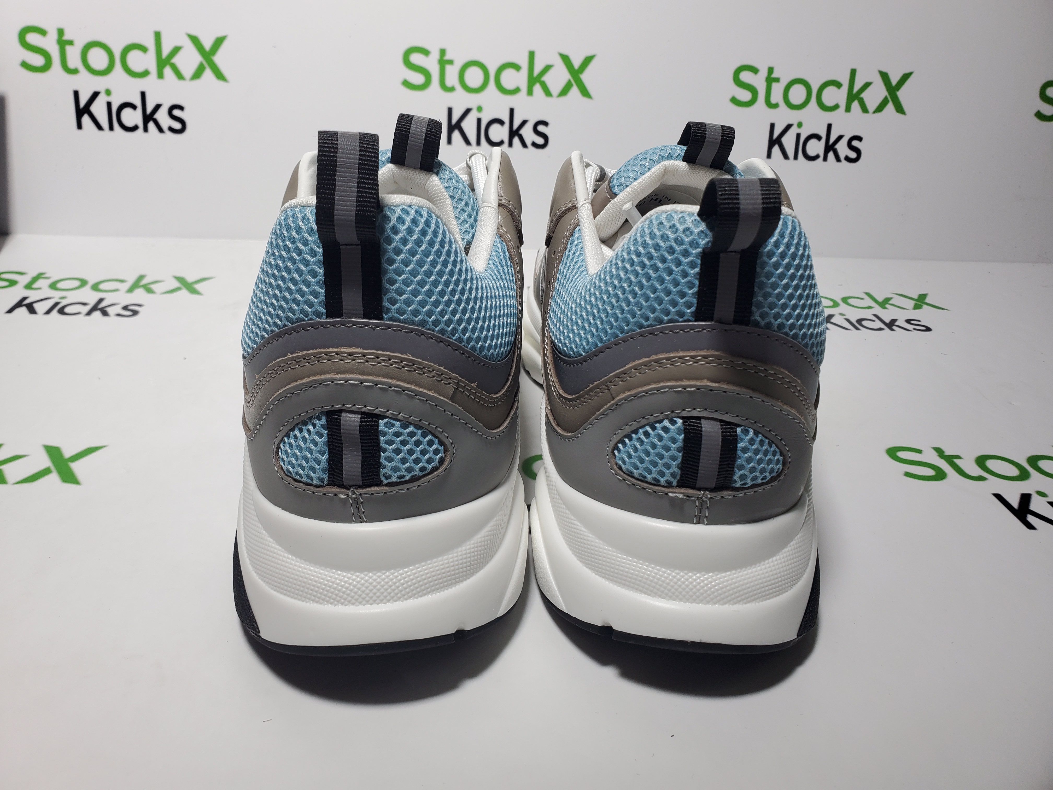 Dior B22 White Blue 3SN231YXX_H865 review StocXkicks 03