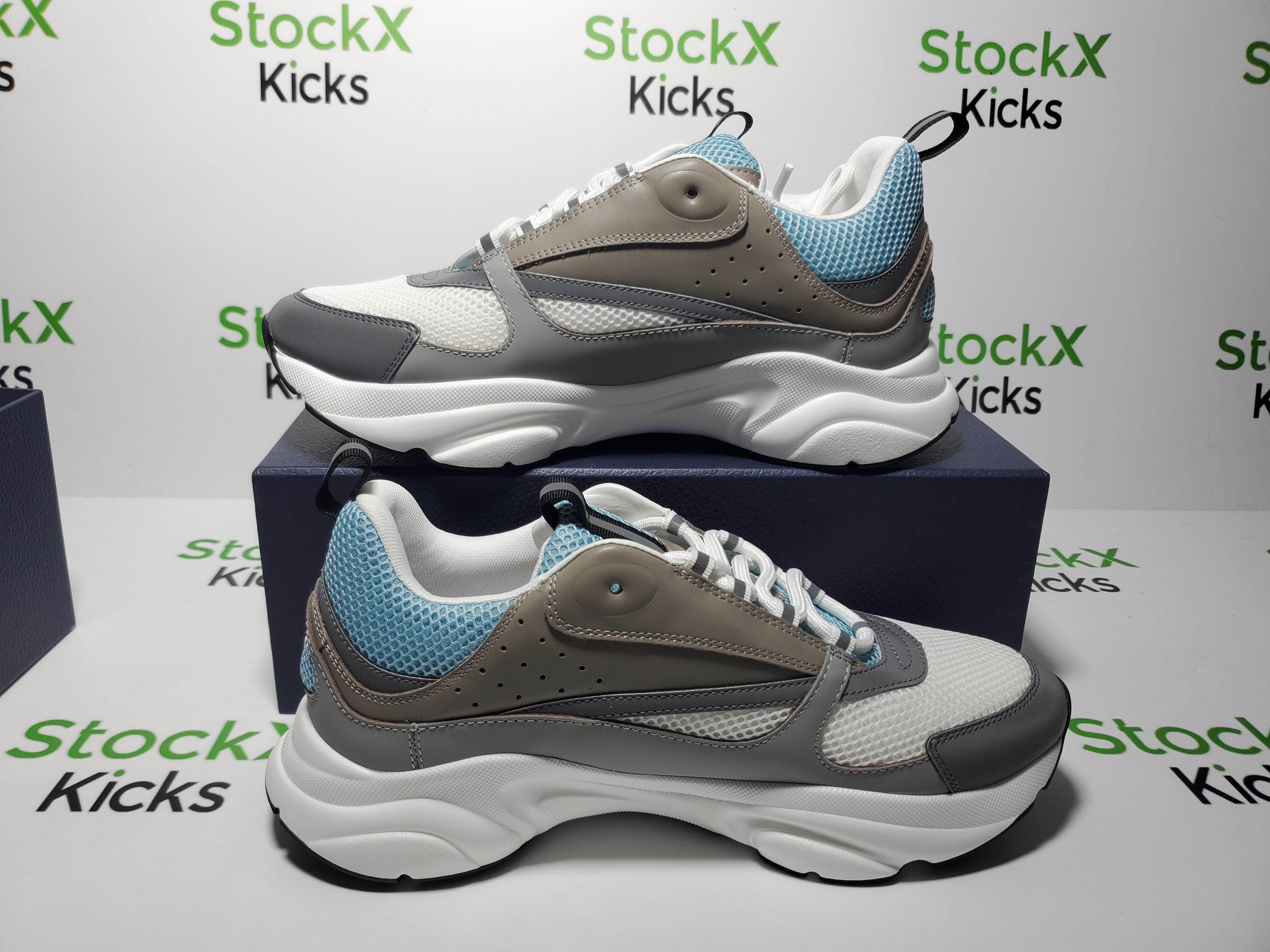 Dior B22 White Blue 3SN231YXX_H865 review StocXkicks 01