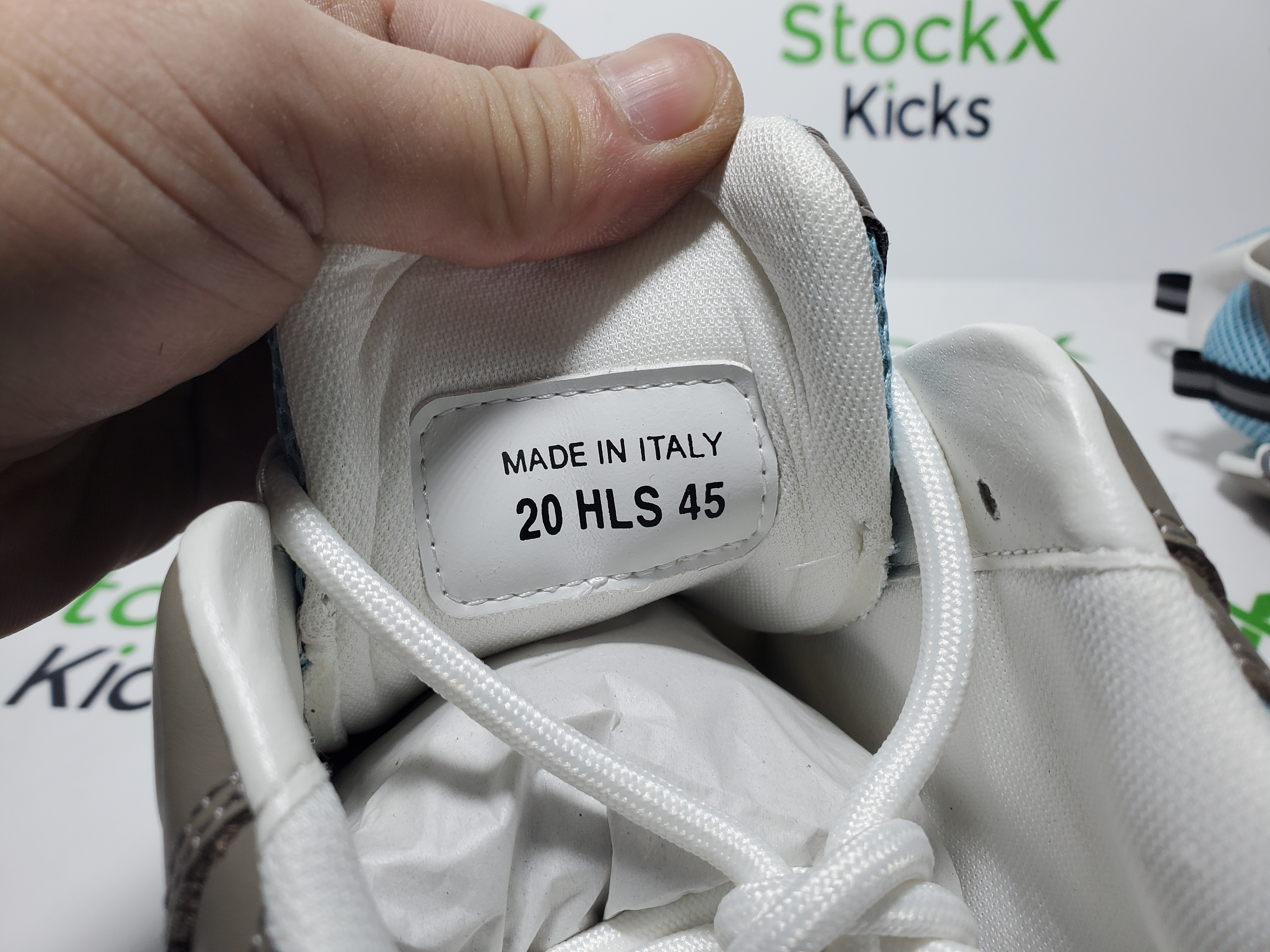 Dior B22 White Blue 3SN231YXX_H865 review StocXkicks 06