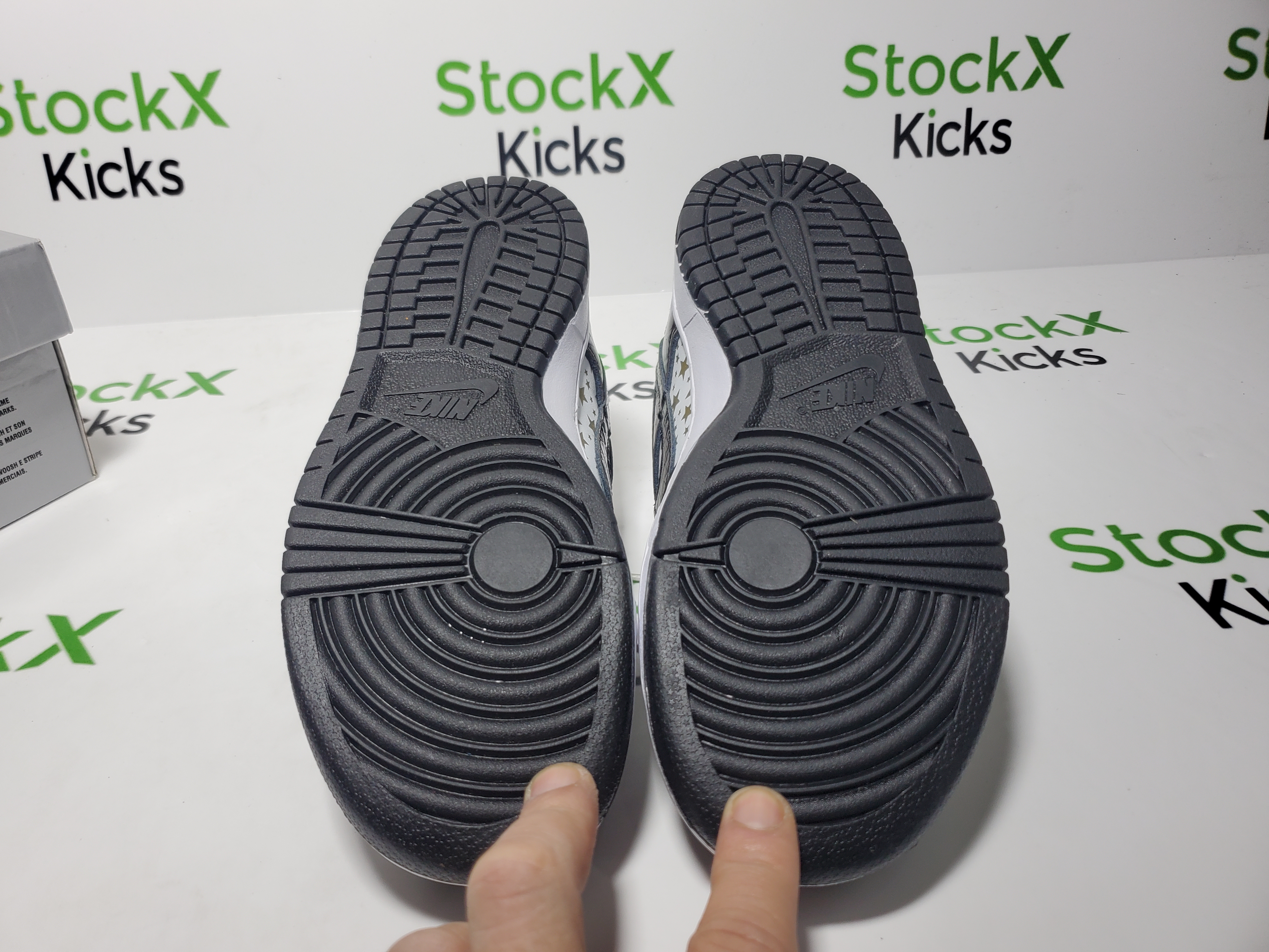 LJR Batch Nike SB Dunk Low Supreme Stars Black (2021) DH3228-102 review Stockxkicks 05