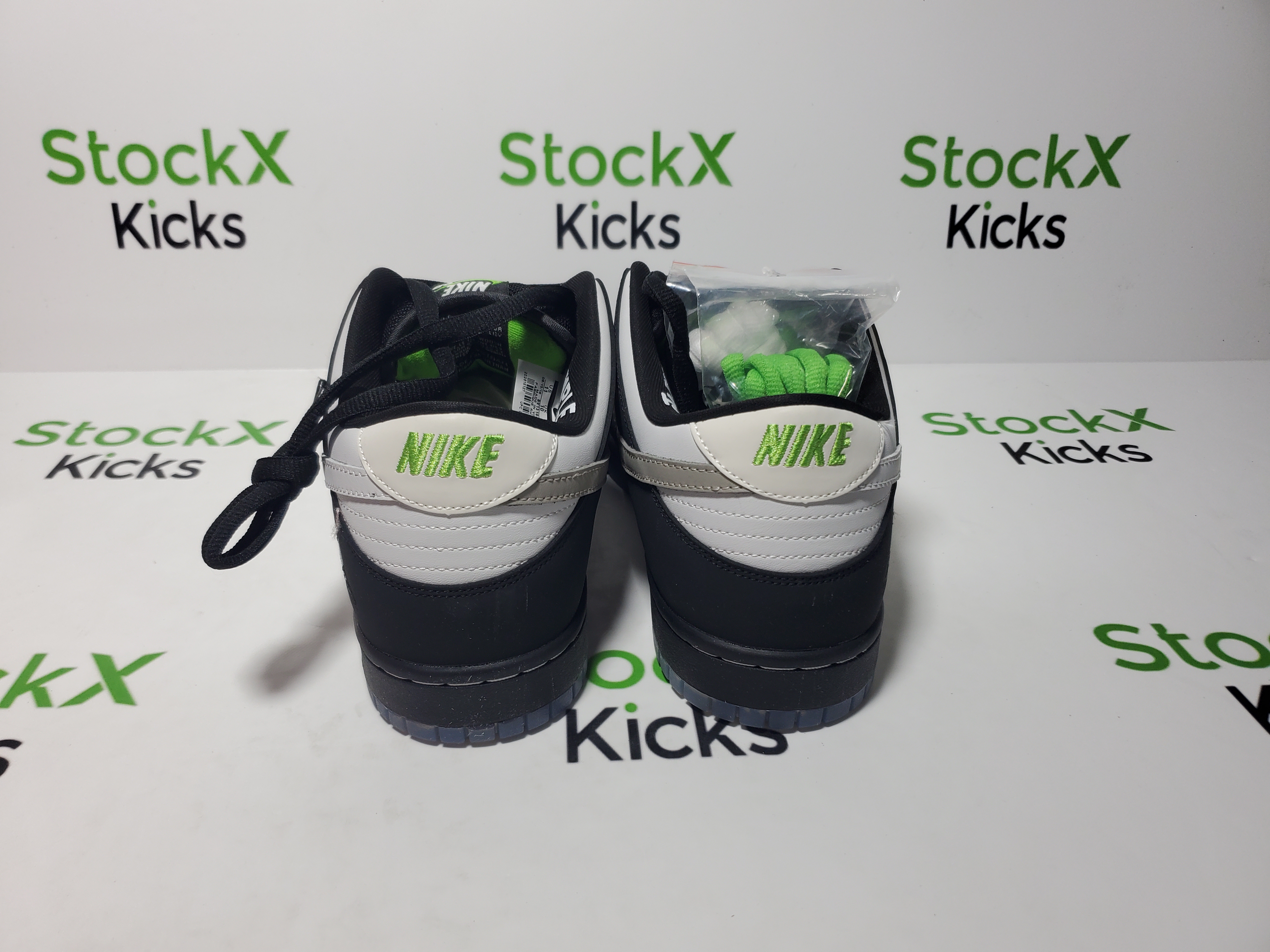 LJR Batch Nike SB Dunk Low Staple Panda Pigeon BV1310-013 review Stocxkicks 01