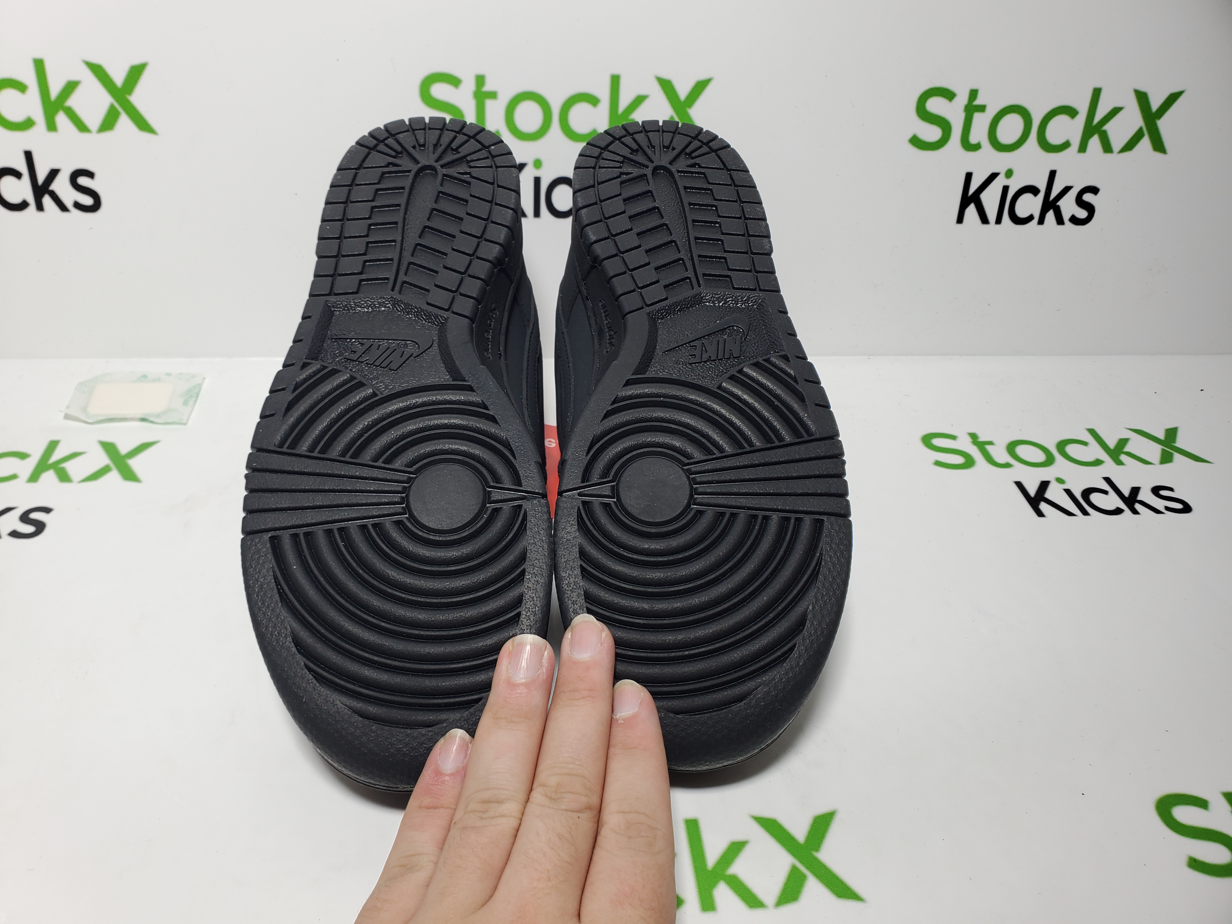 PK God Batch Nike SB Dunk Low Supreme 94 Black HQ8487-001 review stocxkicks 04