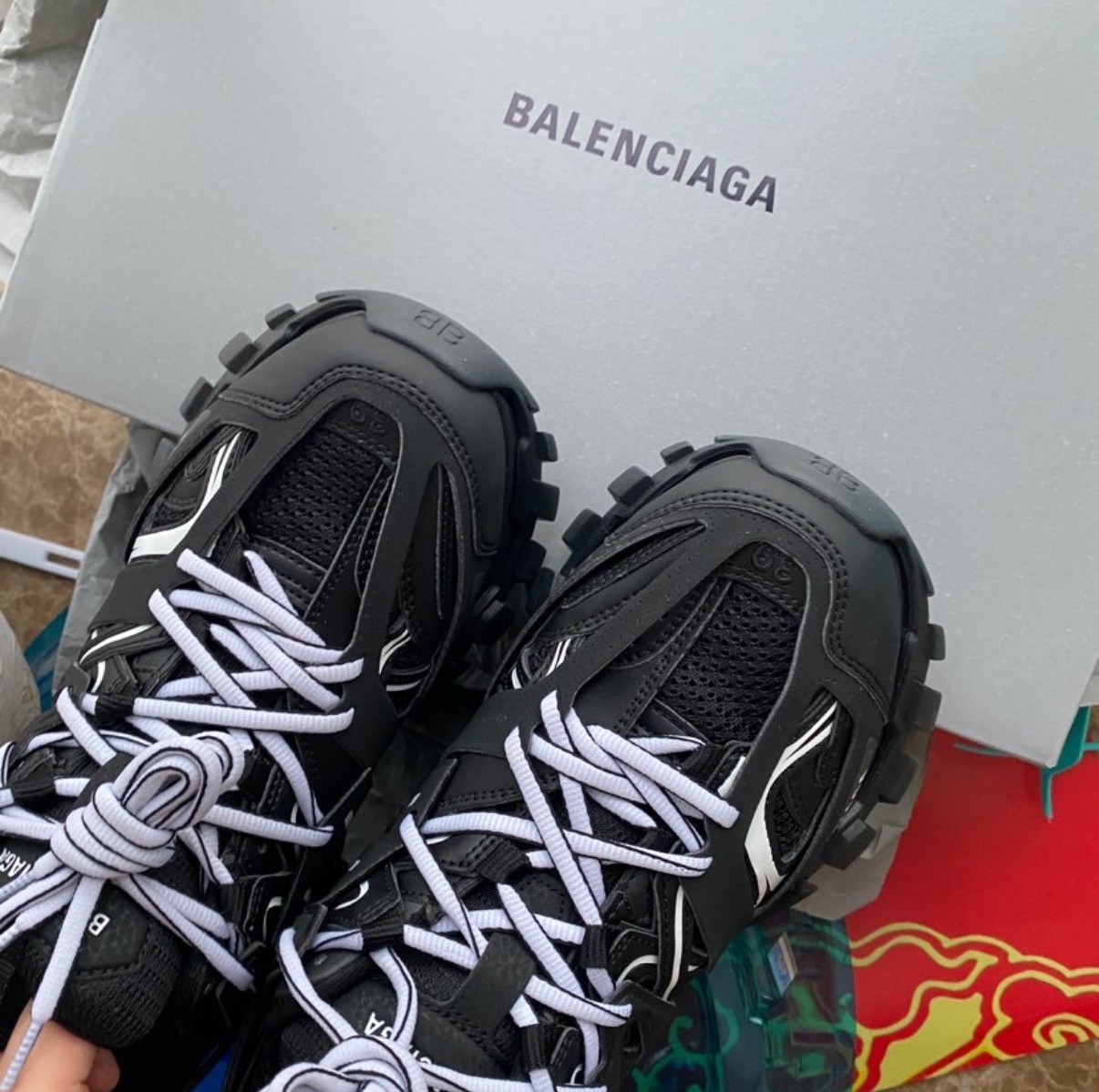 【TOP PK Batch】Balenciaga Track Tess Black And White (LED) 542023 W1GB1 2045 review Savannah Stackhouse