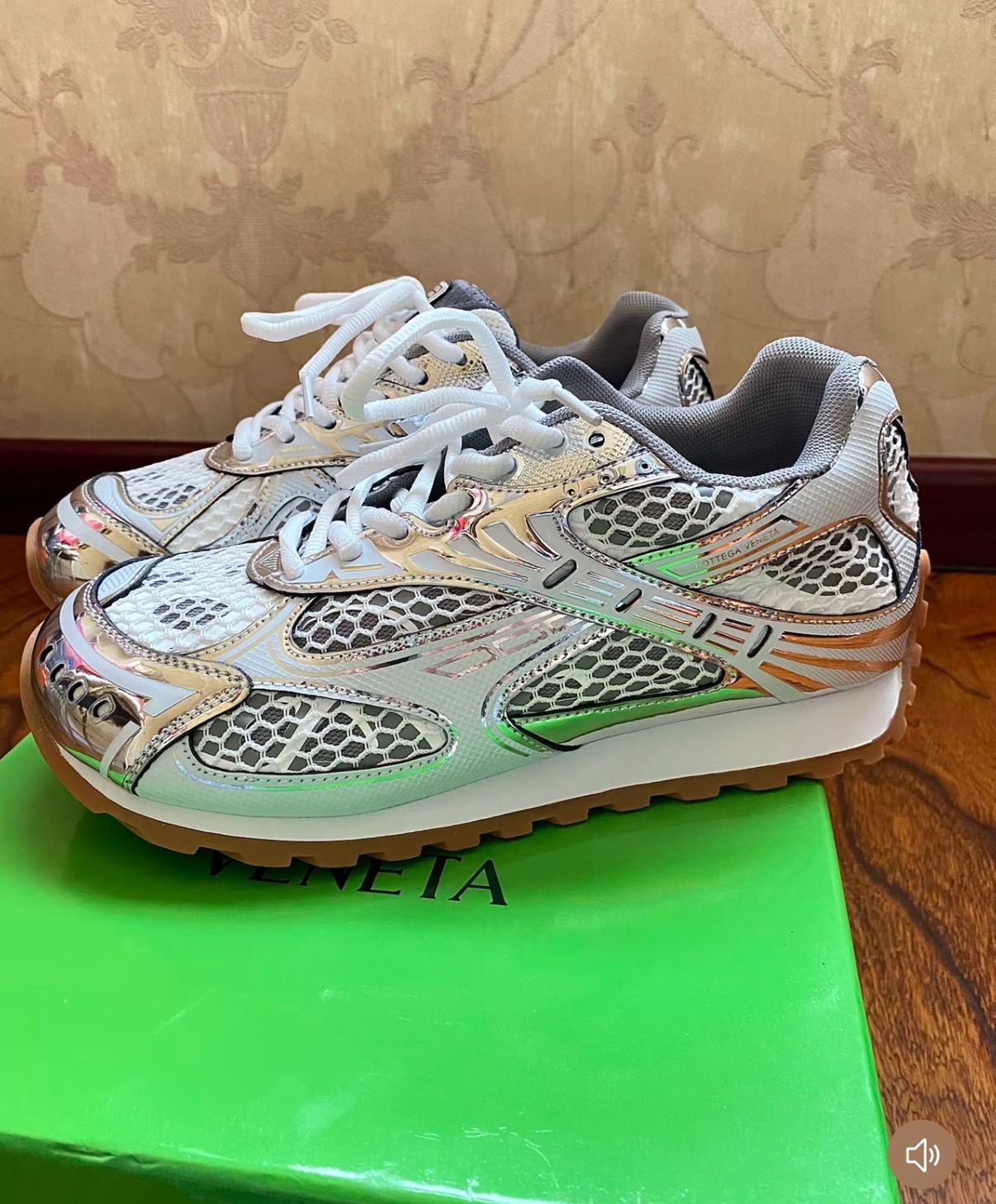 【TOP PK Batch】Bottega Veneta Orbit Silver White review Sloan Gutierrez