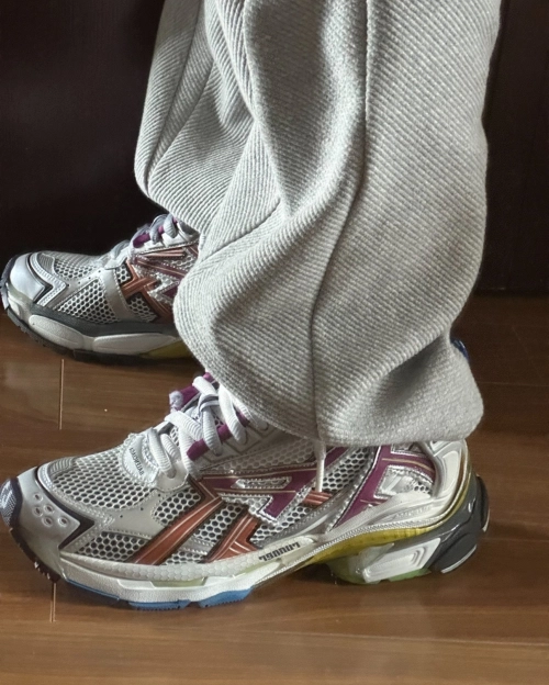 【TOP PK Batch】Balenciaga Runner Multicolor 677403W3RB68123 review 