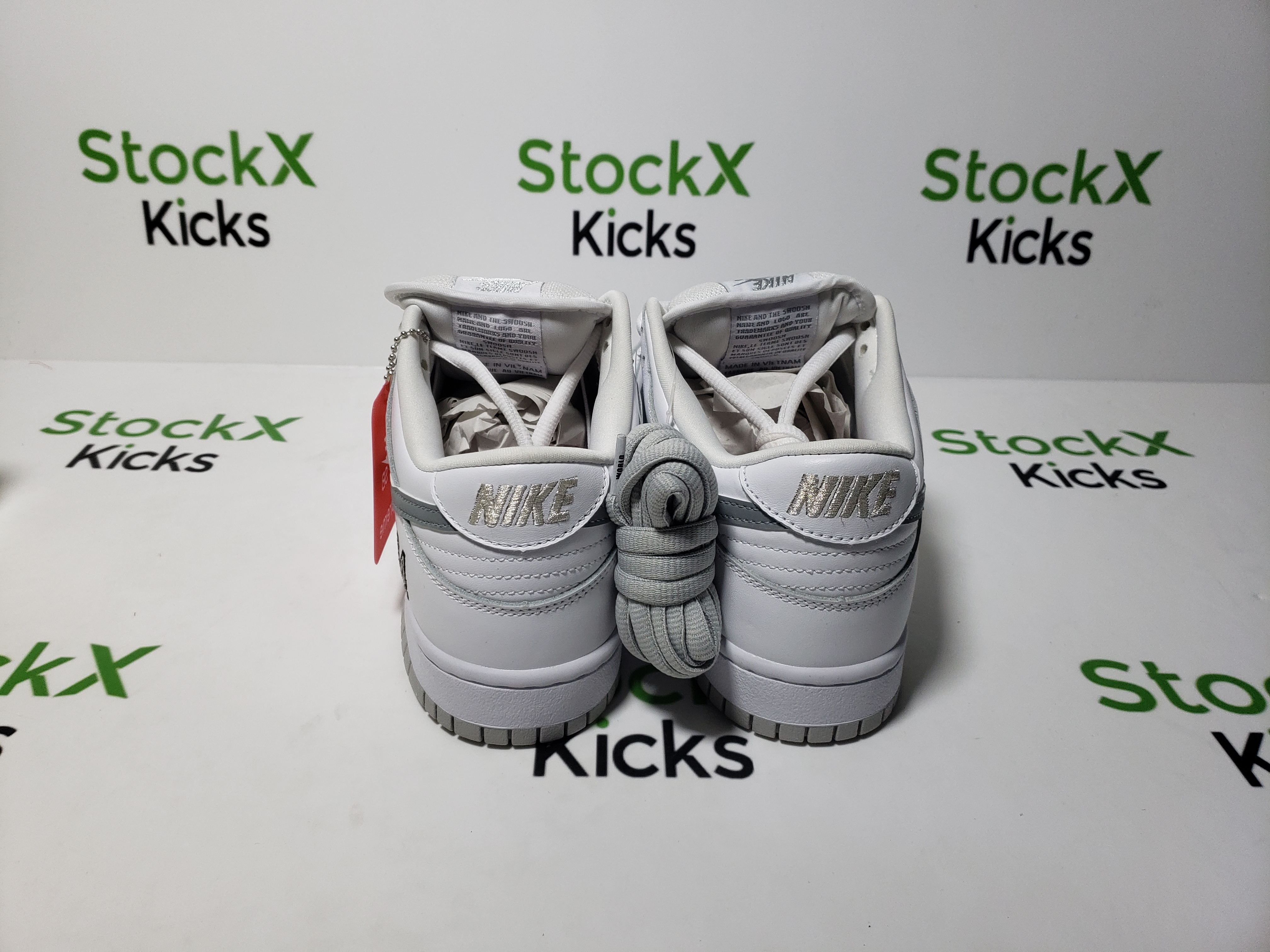 PK God Batch Nike SB Dunk Low Supreme 94 White Metallic Silver HQ8487-100 review Stockxkicksvip 02