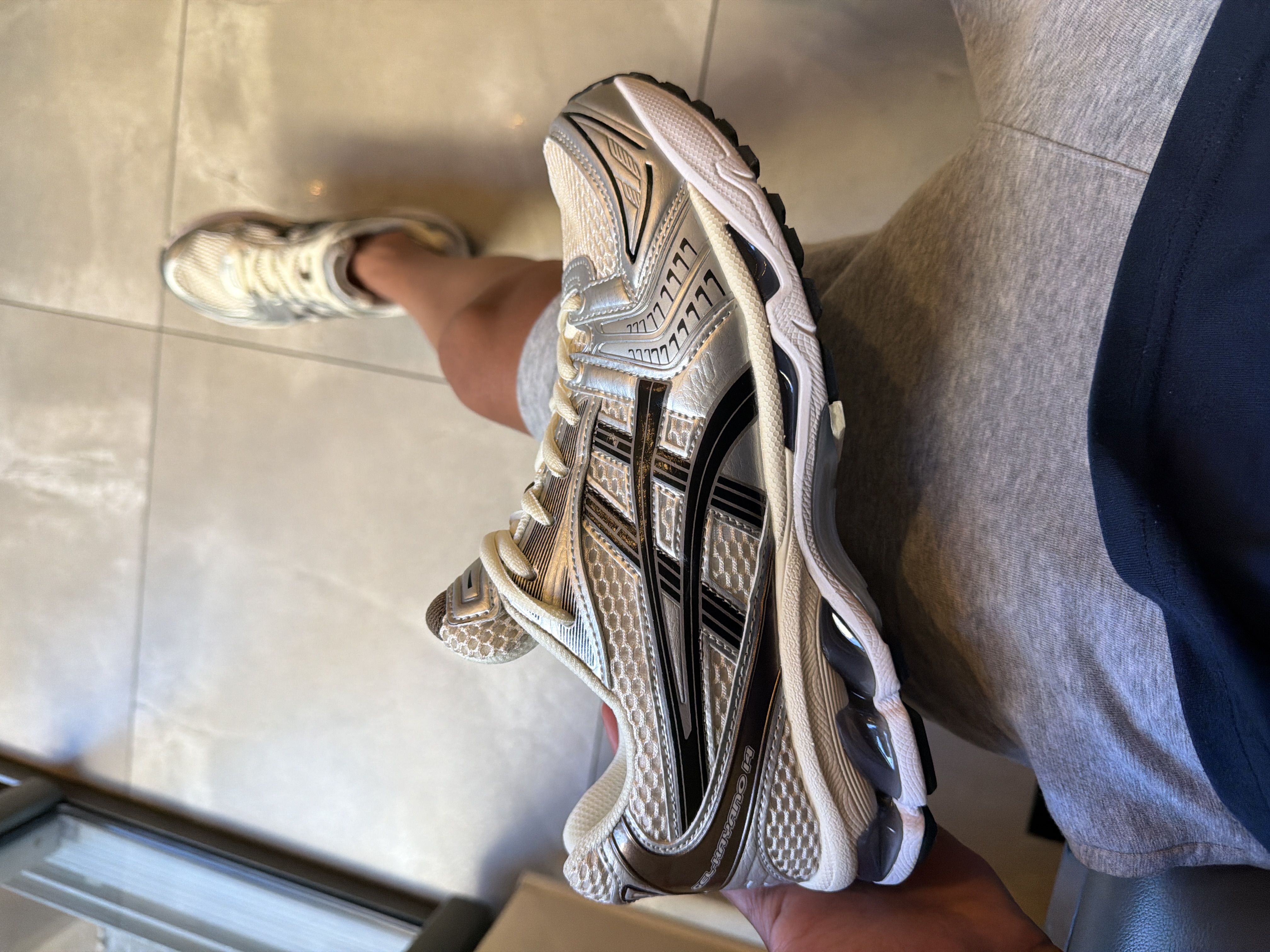 ASICS Gel-Kayano 14 Cream Black Metallic Plum 1201A019-108 review Masih 02