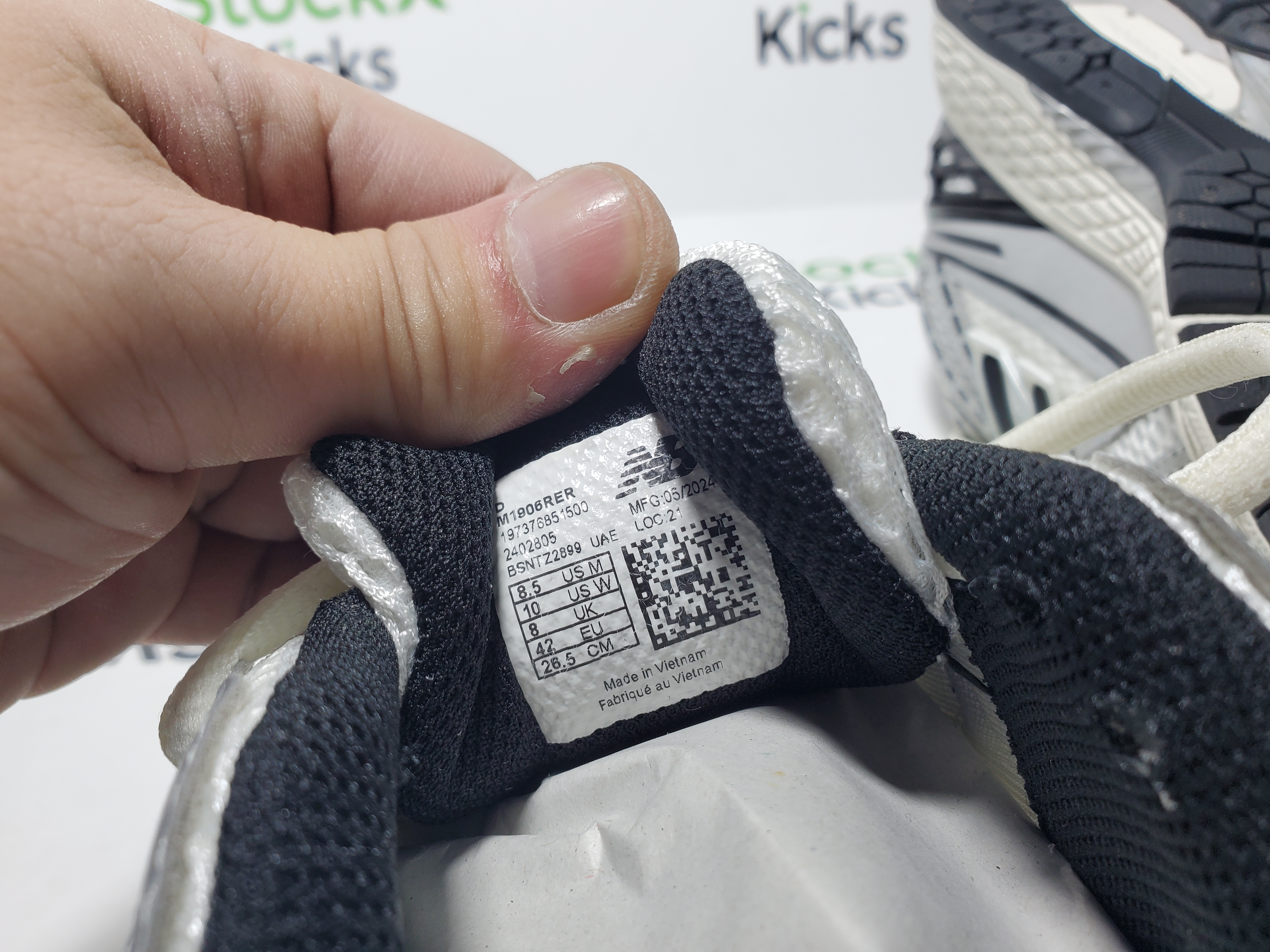 New Balance 1906R Silver Metallic Black M1906RER review 6