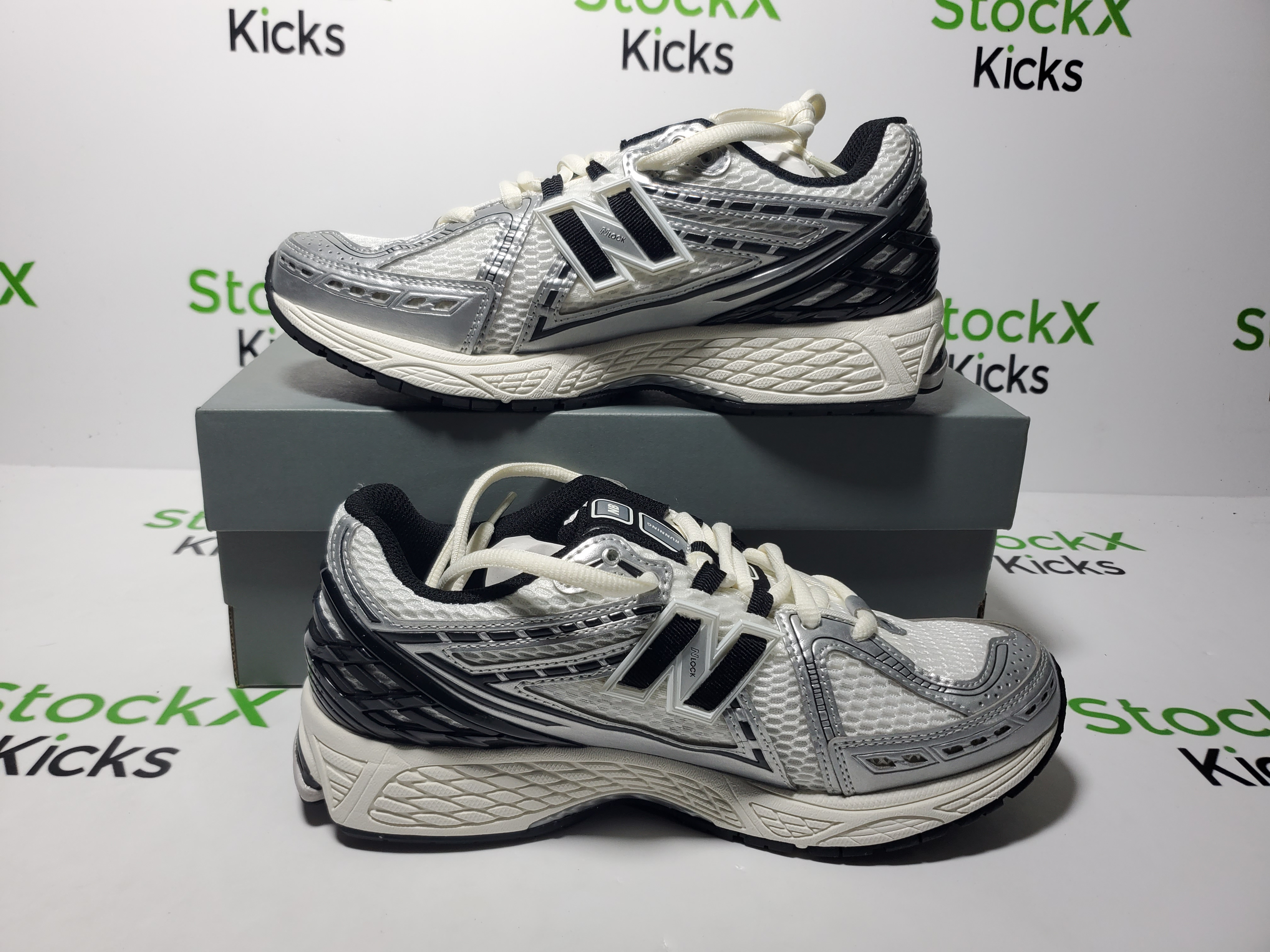 New Balance 1906R Silver Metallic Black M1906RER review 1