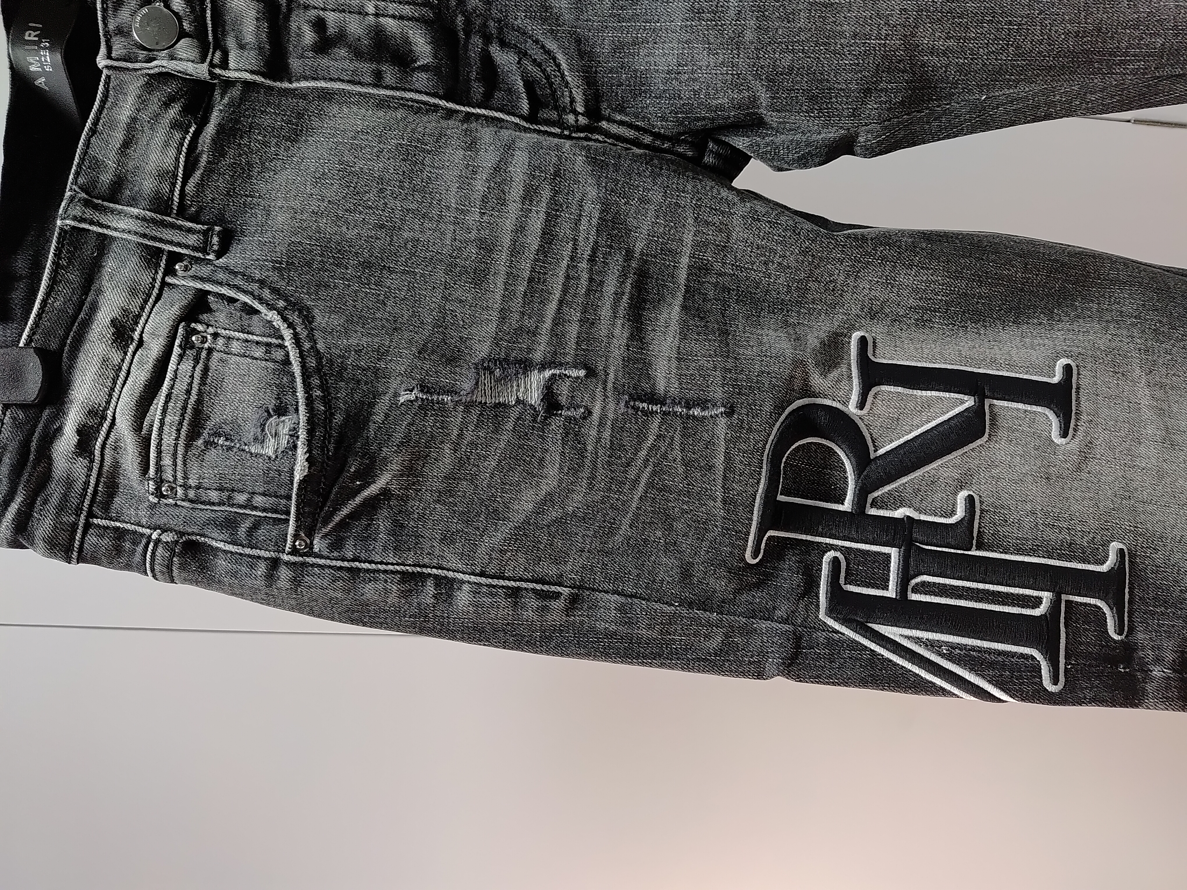 Amiri Jean 8908 review 2