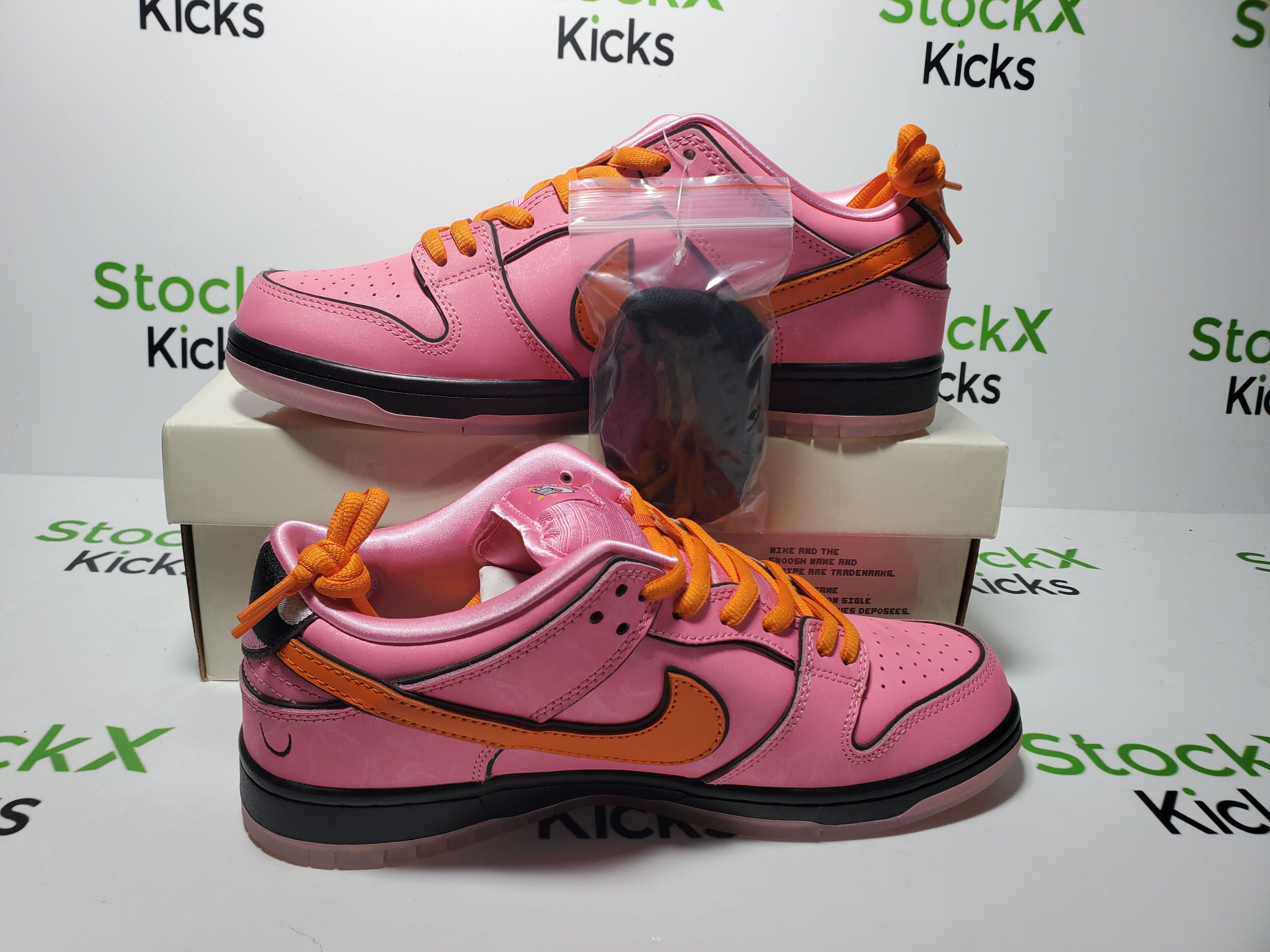 PK God Batch The Powerpuff Girls x Nike SB Dunk Low Blossom FD2631-600 review 2