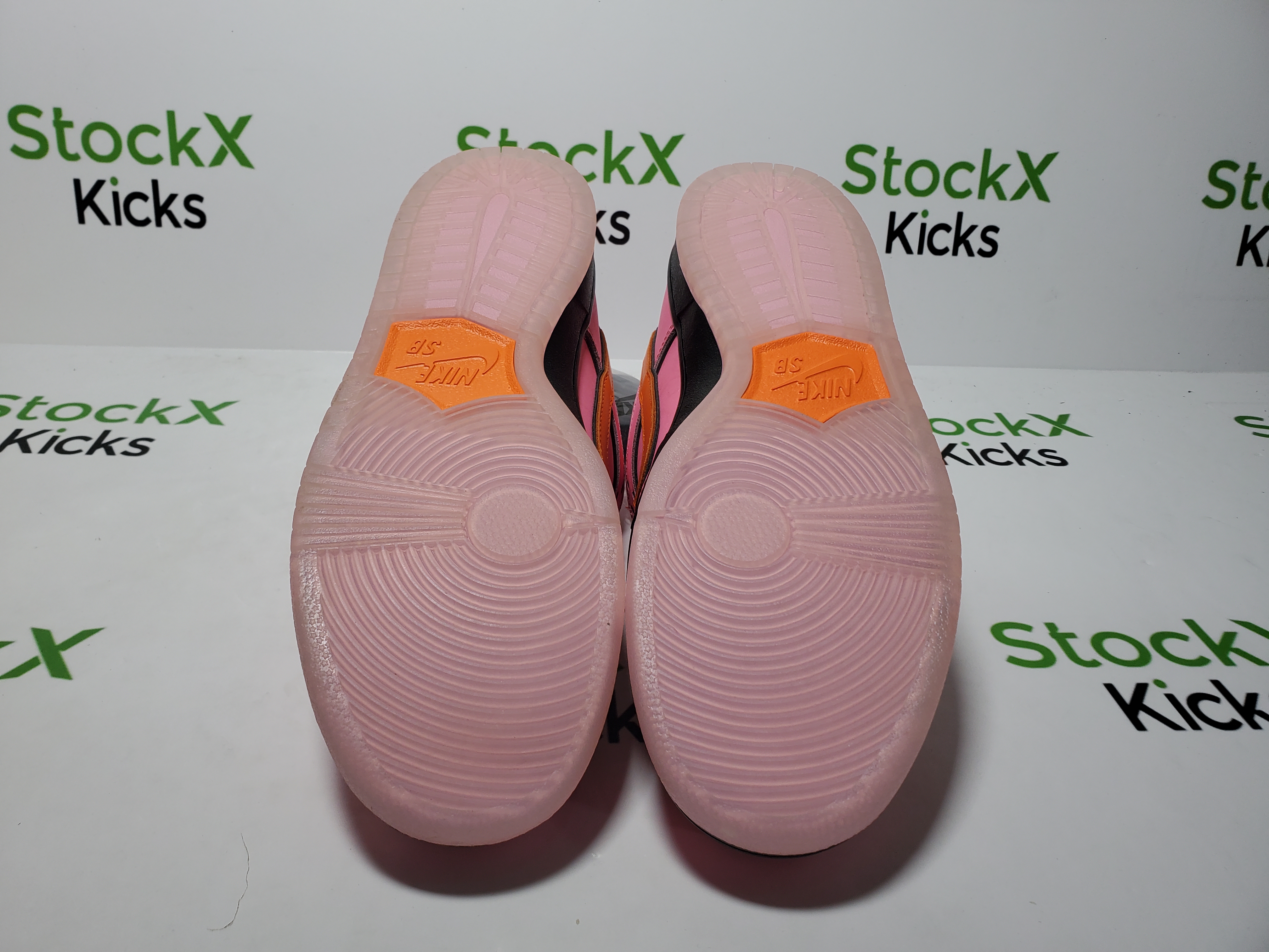 PK God Batch The Powerpuff Girls x Nike SB Dunk Low Blossom FD2631-600 review 5