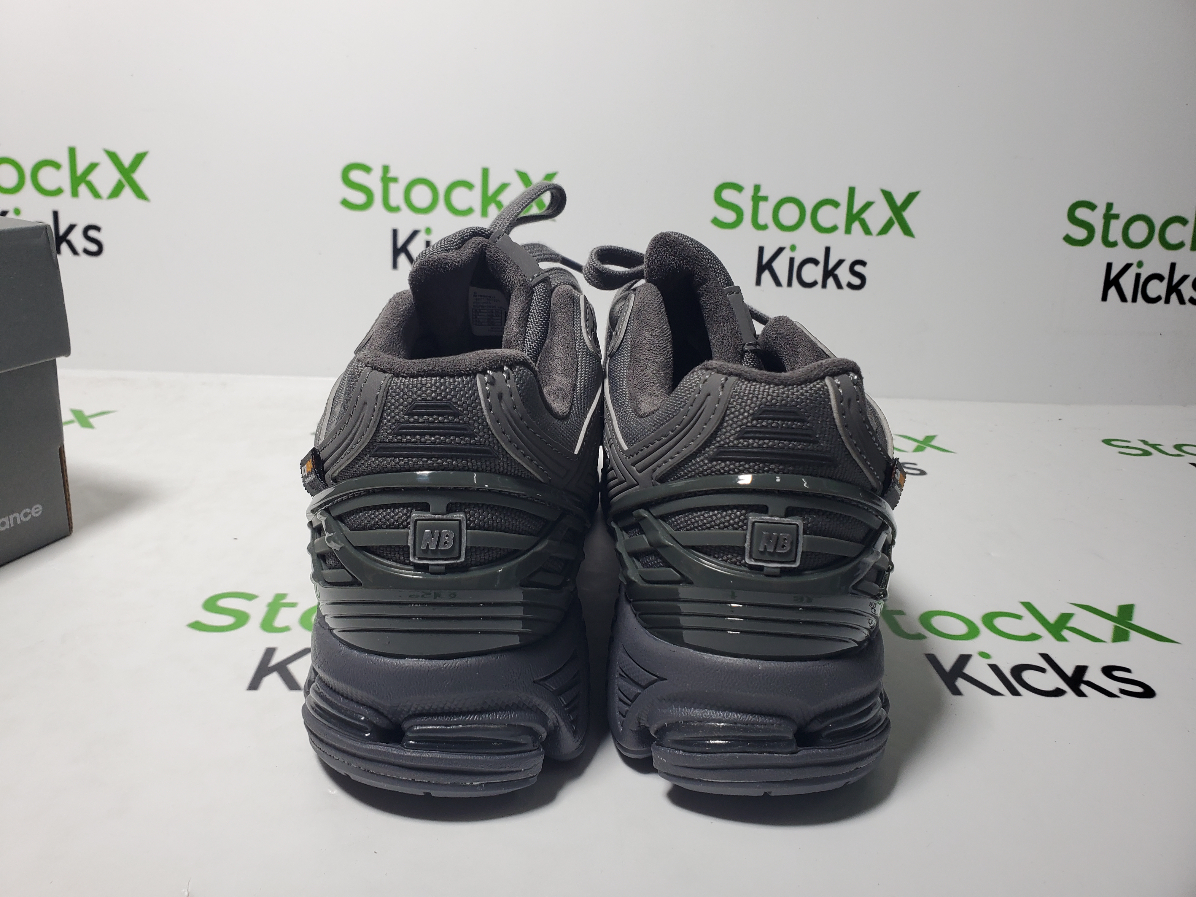 NEW BALANCE Dark Grey M1906RU review 3