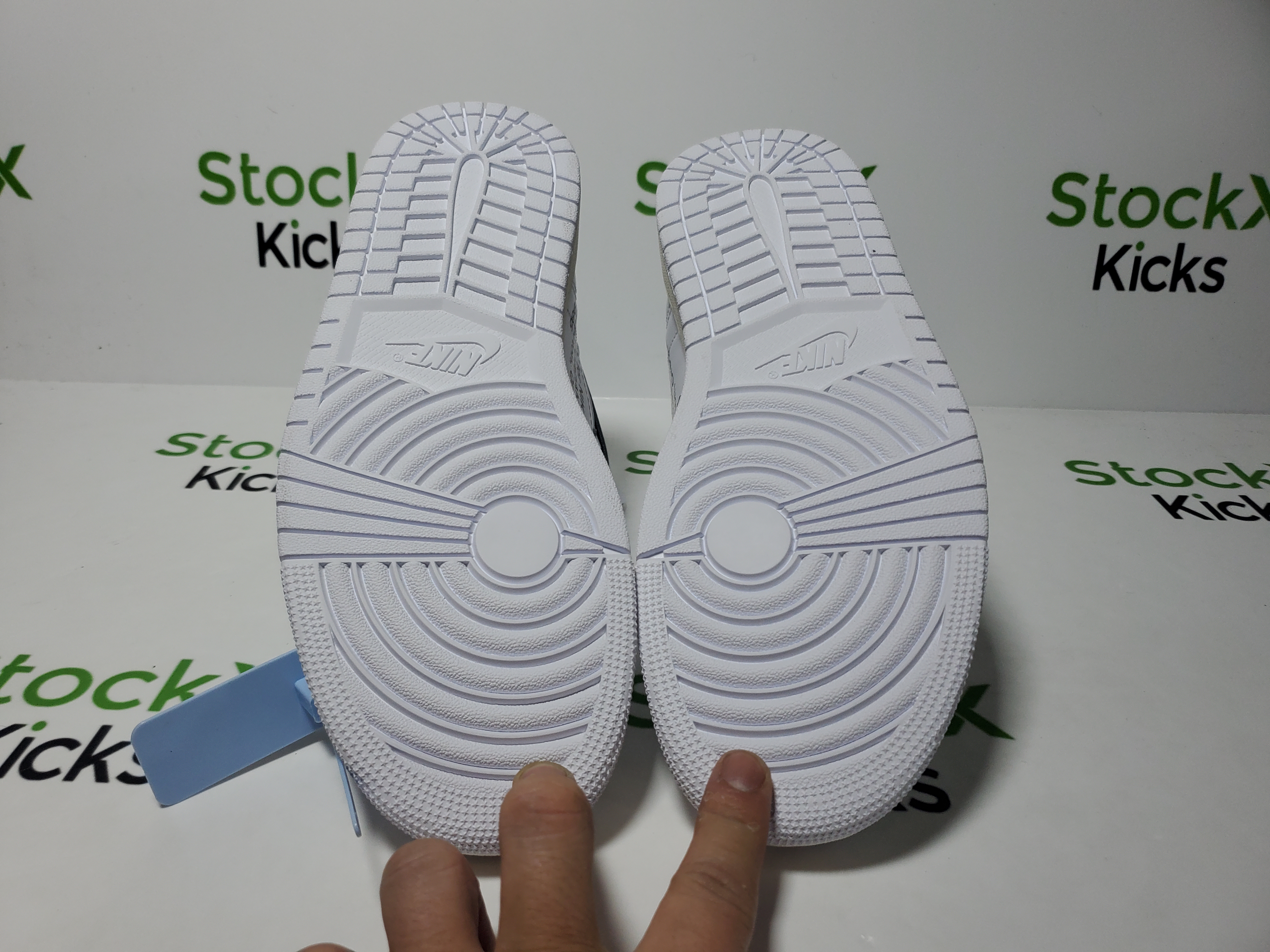 PK God Batch Off-White x Air Jordan 1 Retro High OG 'Alaska' AA3834-100 review 5