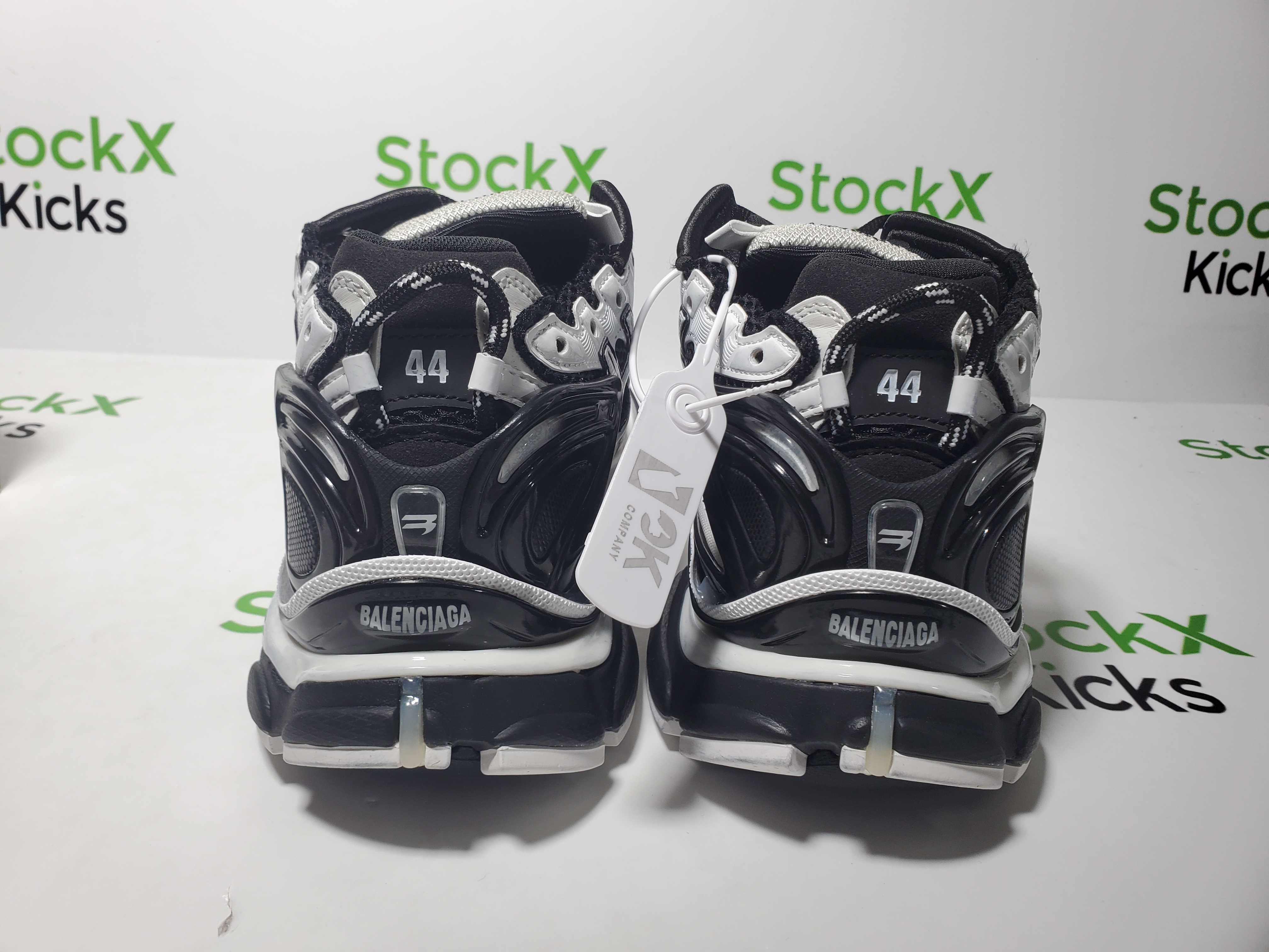 Balenciaga Runner Sneaker Black White 677403 Q3RB2 9010 review 3