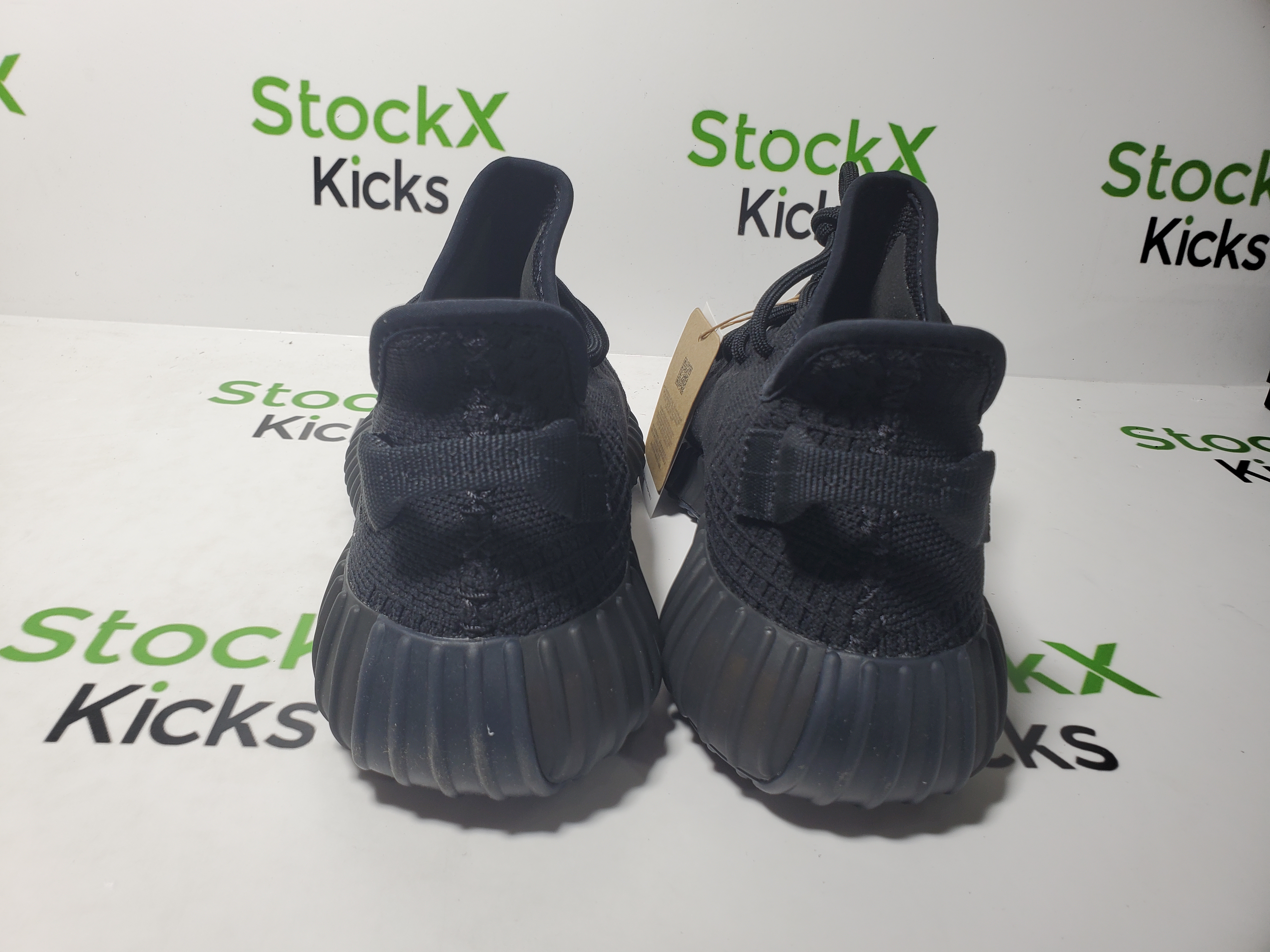 PK God Batch adidas Yeezy Boost 350 V2 Onyx HQ4540 review 3