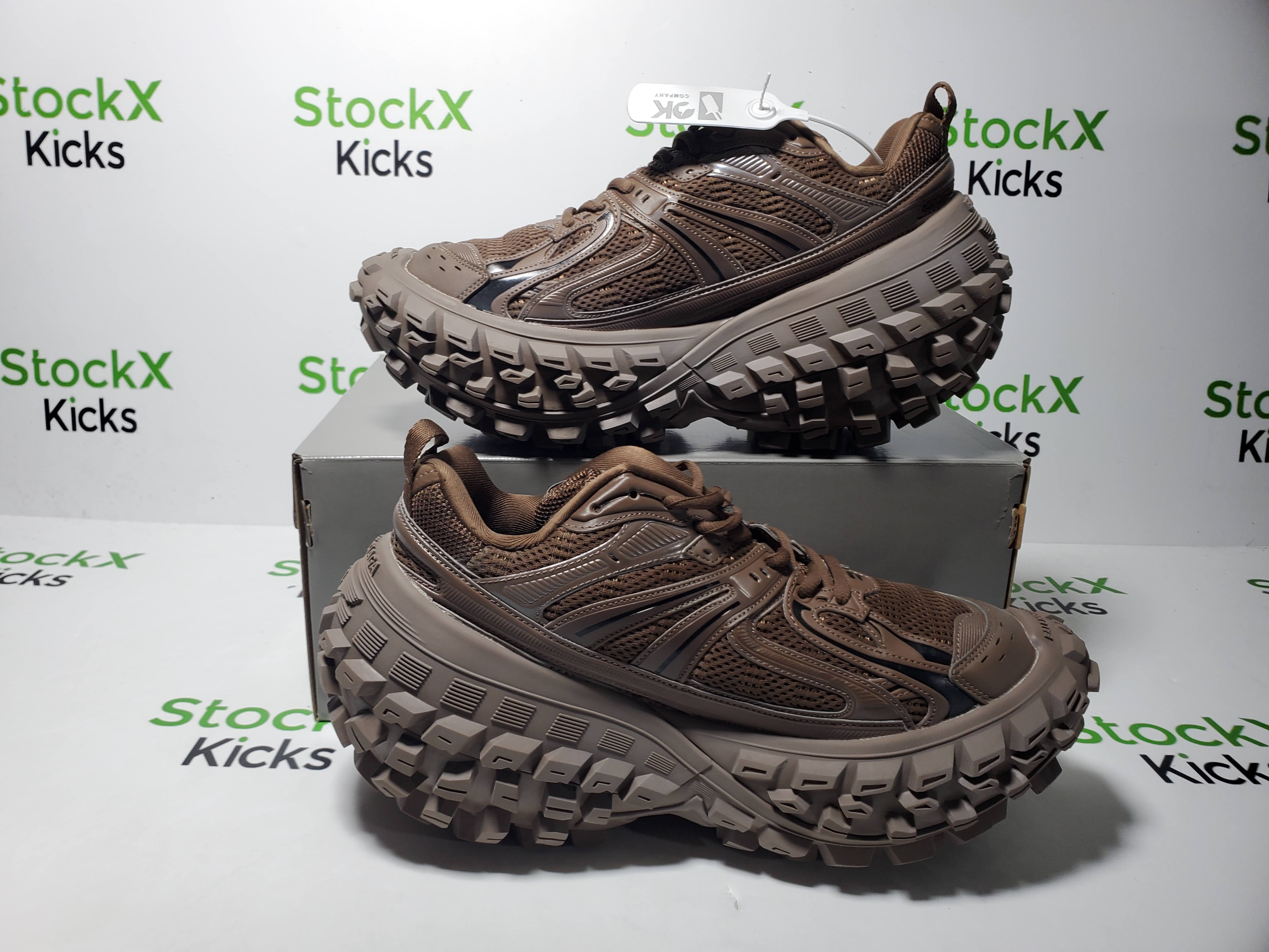 Balenciaga Defender Black Brown 685611 W3RBS 2408 review 2