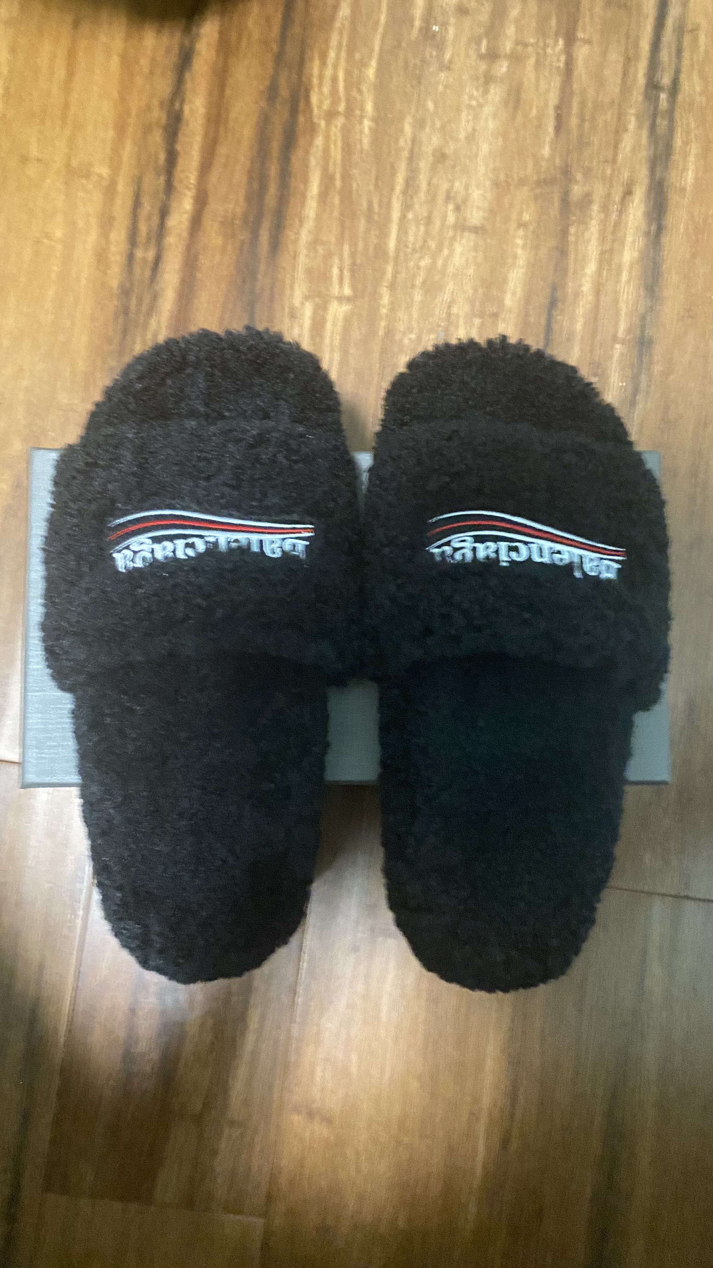 【TOP PK Batch】Balenciaga Black Furry Slides review Jdn 02