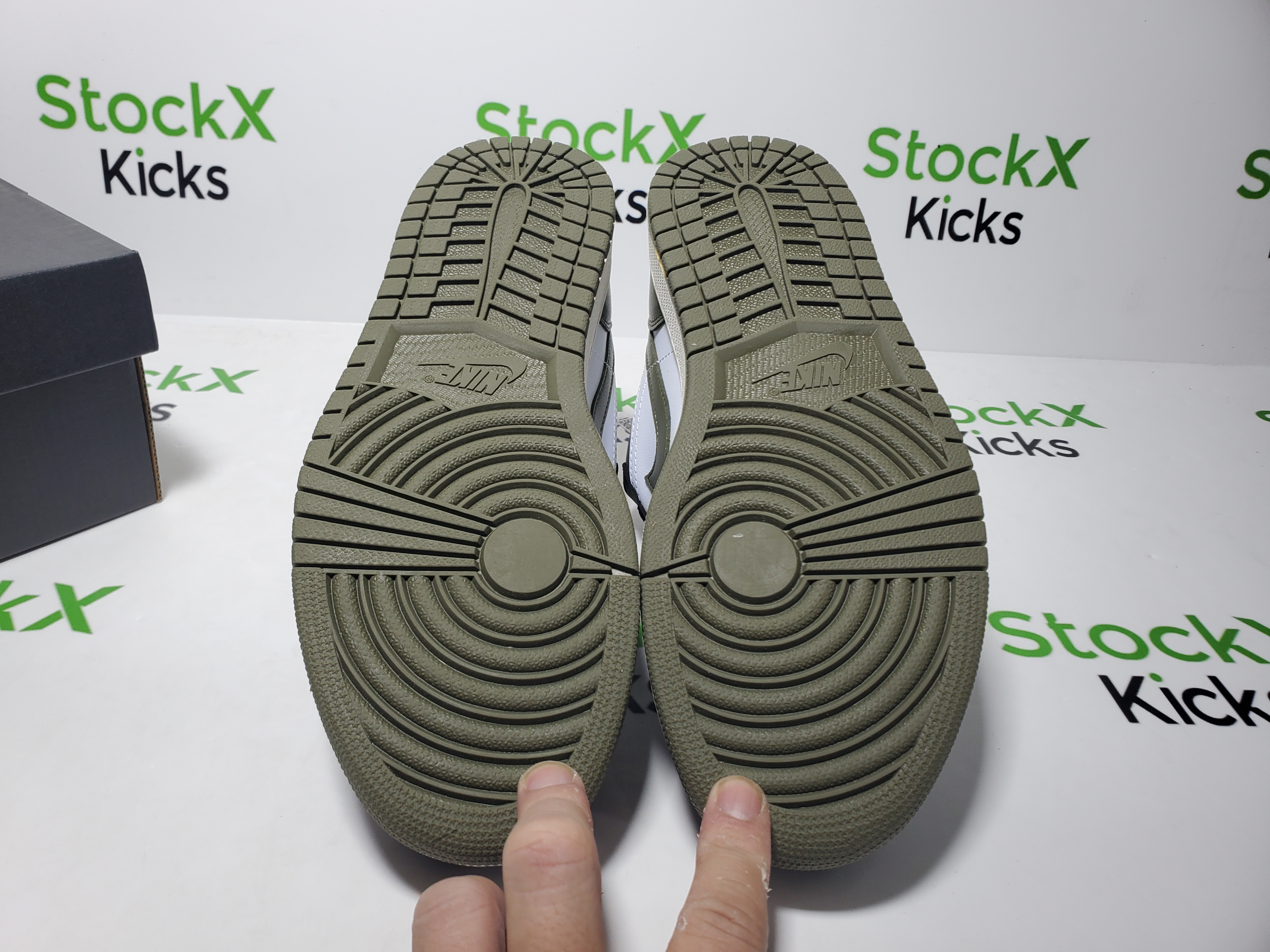 LJR Batch Air Jordan 1 Low 'Black Toe Medium Olive' 553558-092 review StockxKicks 05