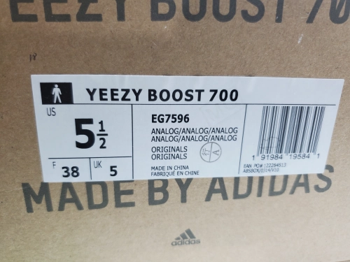 LJR Batch Yeezy Boost 700 “Analog” EG7596 review 