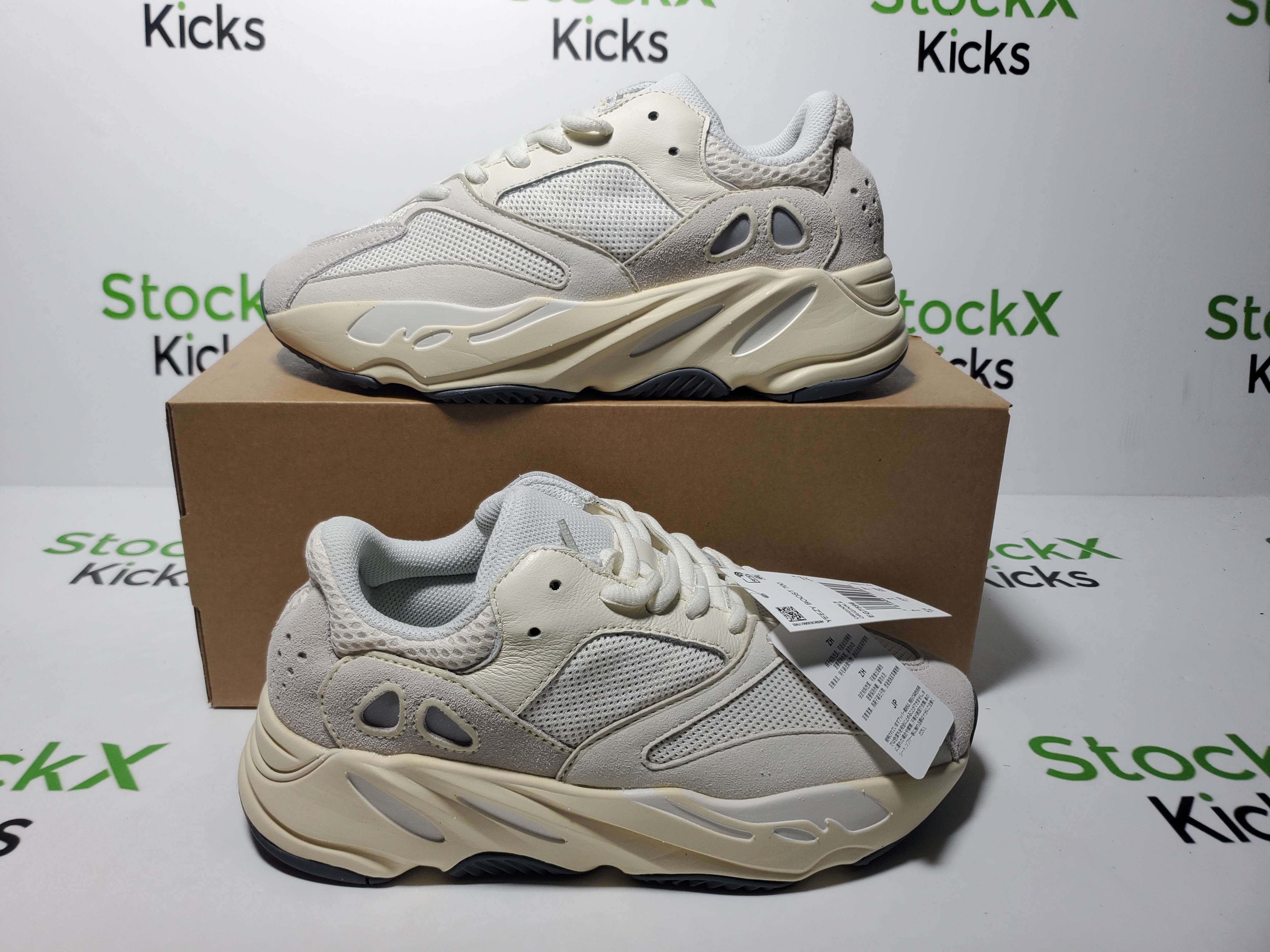 LJR Batch Yeezy Boost 700 “Analog” EG7596 review StockxKicks 05