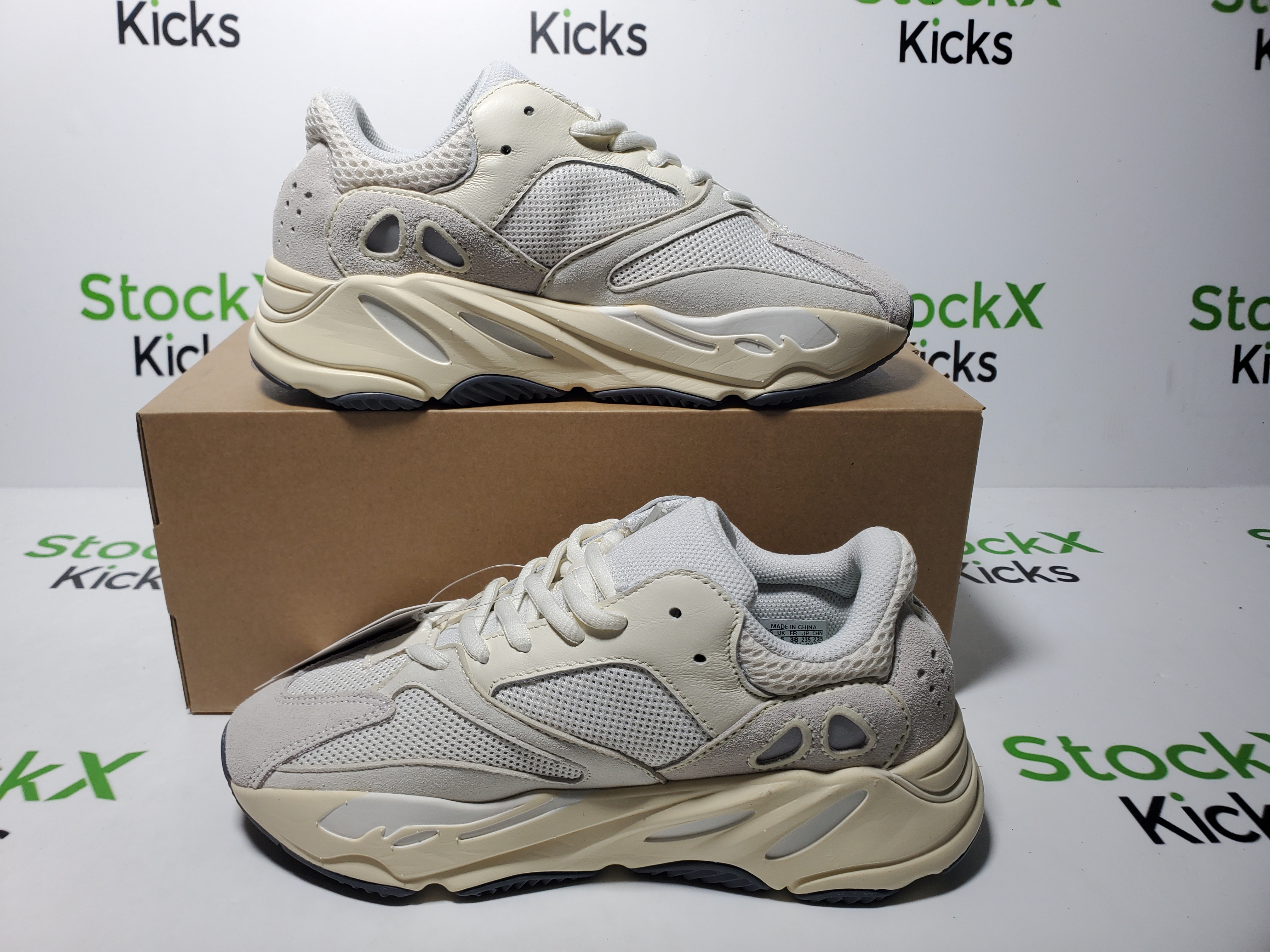 LJR Batch Yeezy Boost 700 “Analog” EG7596 review StockxKicks 06