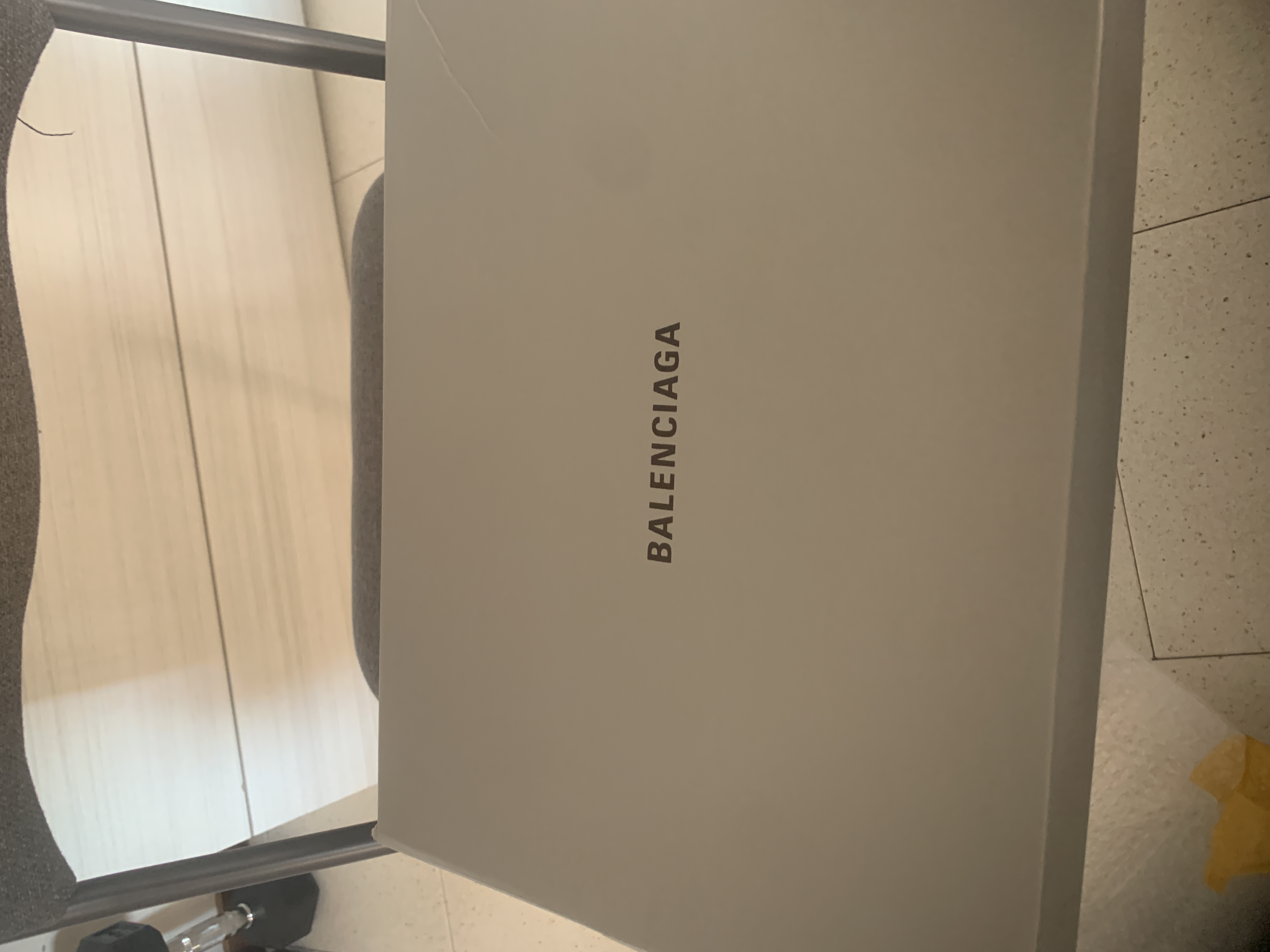 Balenciaga Runner White Fluo Pink 677402 W3RBN 9155 review Balenciaga 00