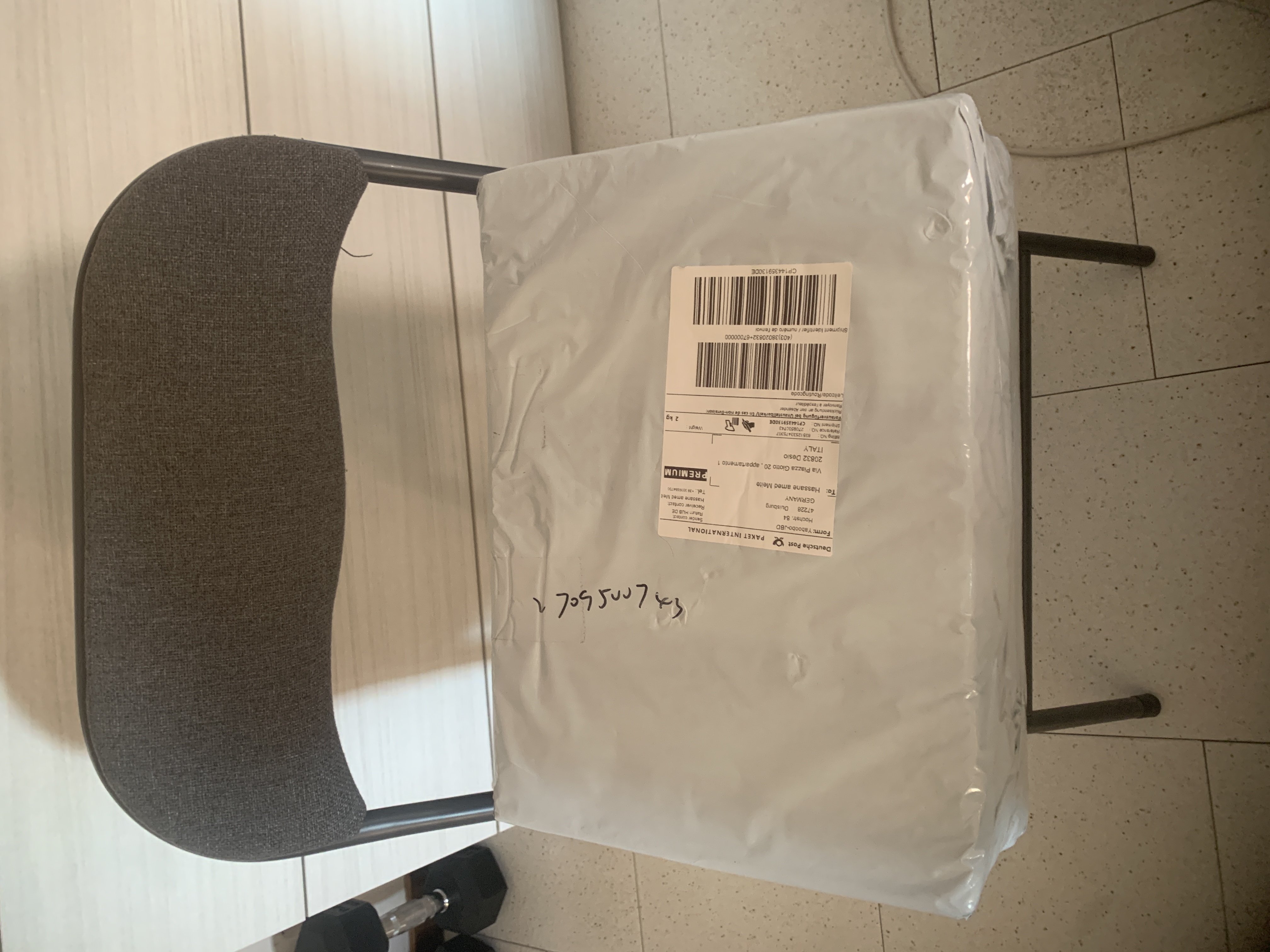 Balenciaga Runner White Fluo Pink 677402 W3RBN 9155 review Balenciaga 02
