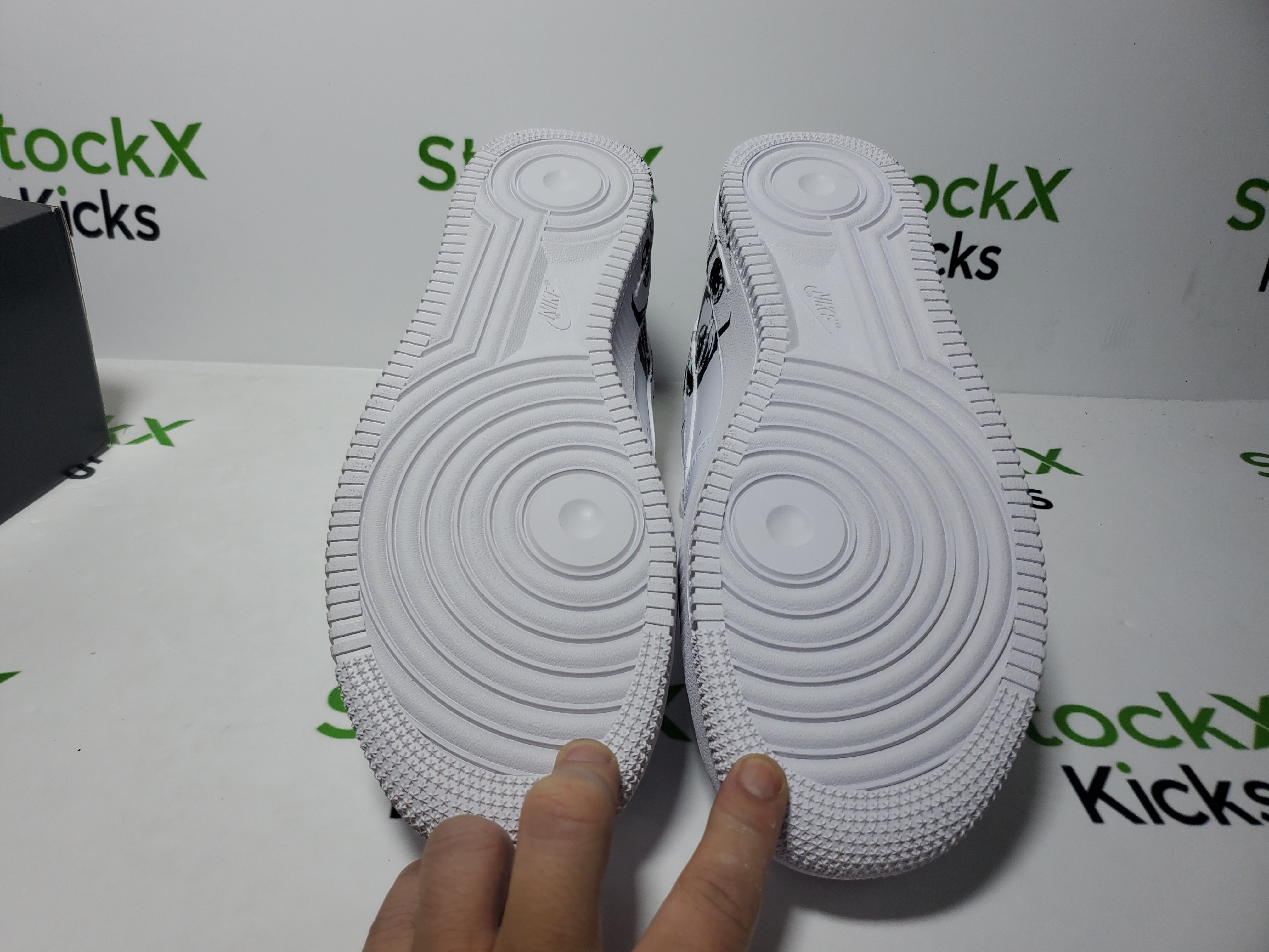 LJR Batch Nike Supreme x Comme des Garçons SHIRT x Nike Air Force 1 Low 'Eyes' 923044-100 review StockxKicks 05