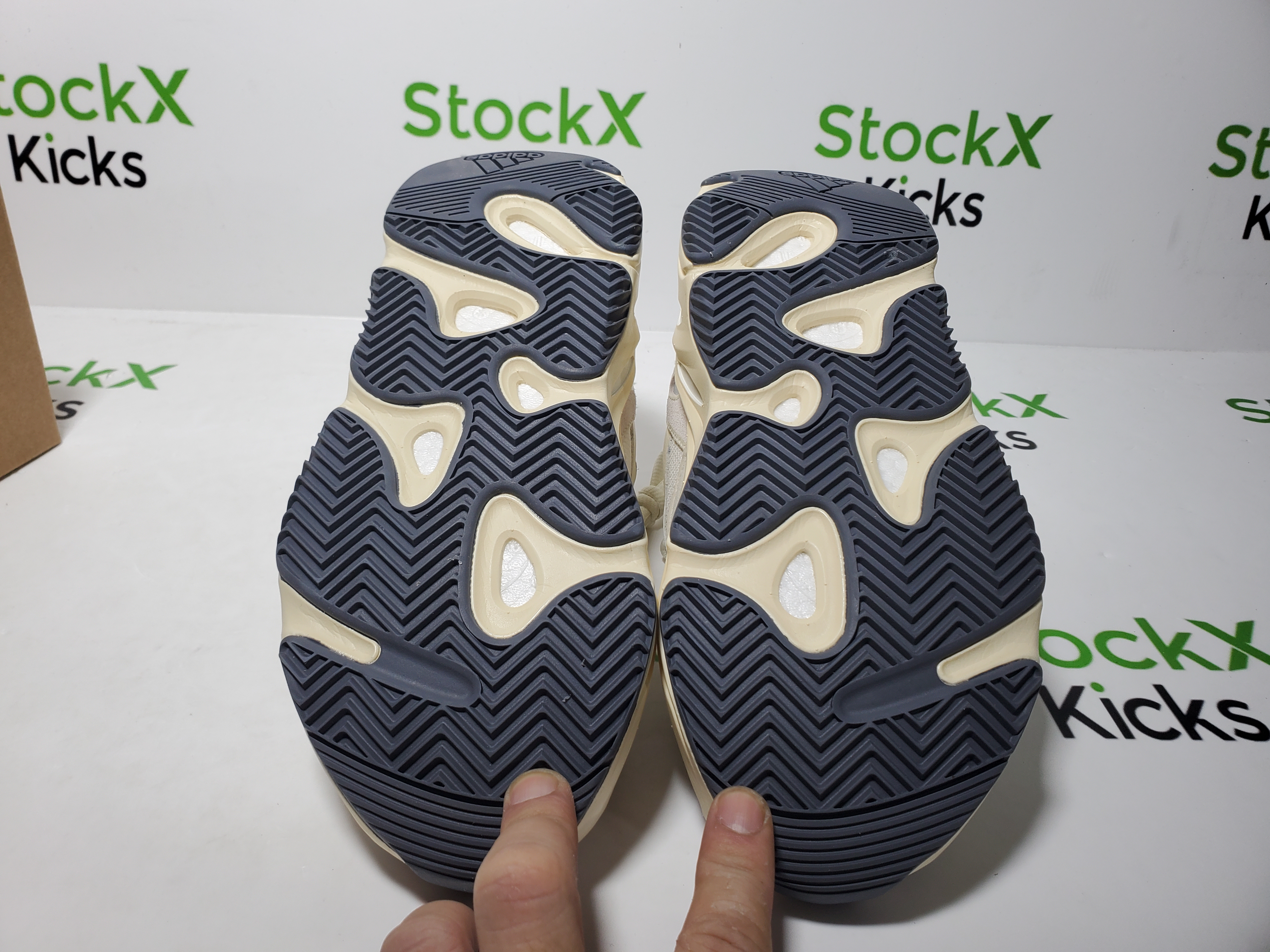 PK God Batch adidas Yeezy Boost 700 Analog EG7596 review StockxKicks 05