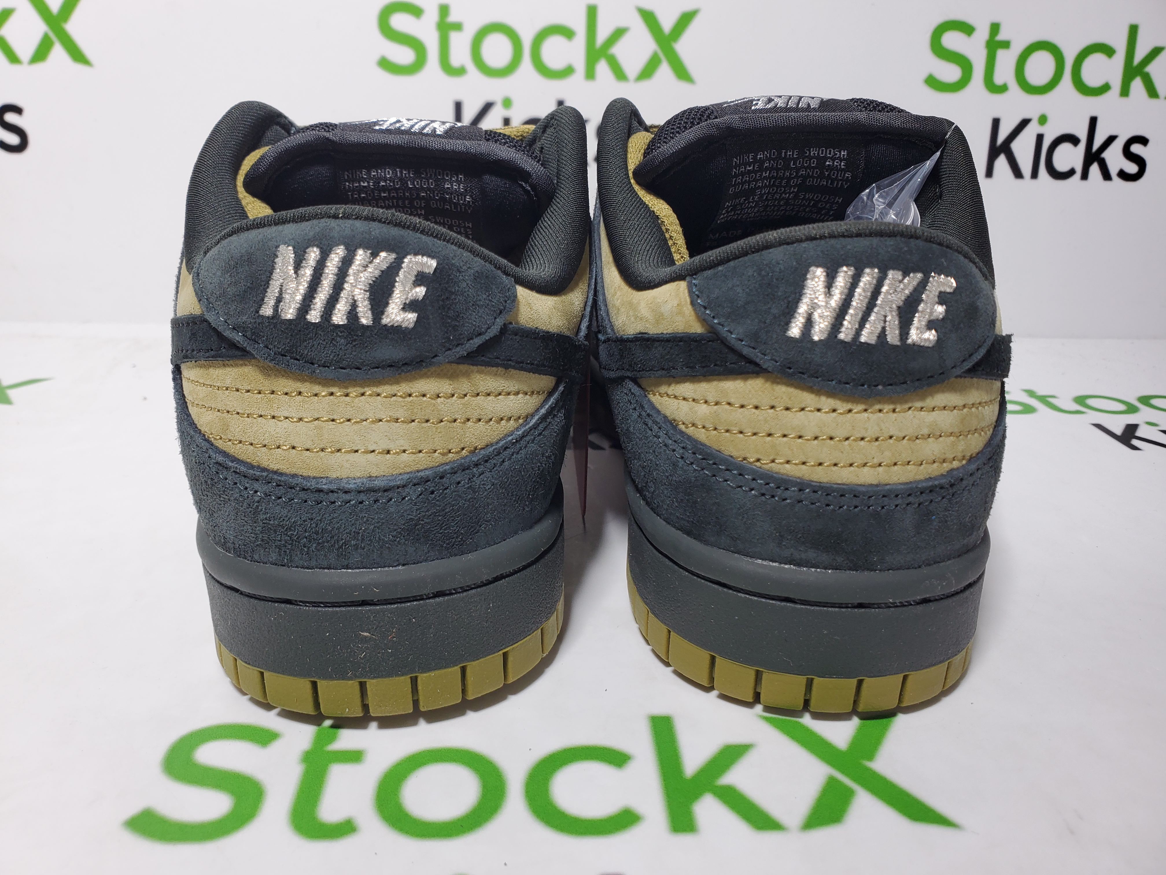 PK God Batch Nike Supreme x Dunk Low SB 'Camper Green' HQ8487-300 review StockxKicks 02