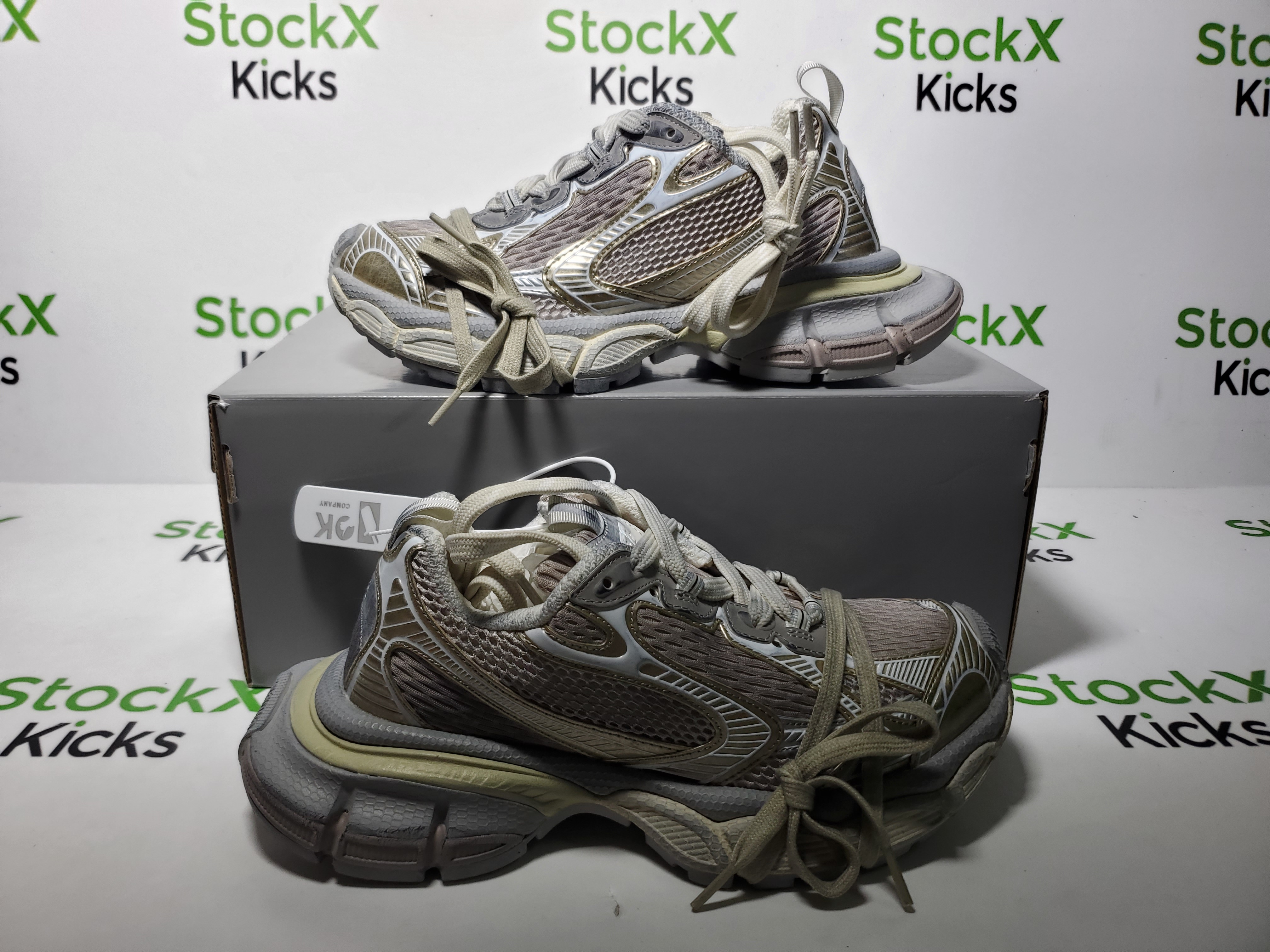 Balenciaga 3XL Sneaker Cham Pagne 734731 W3XL4 9191 review StockxKicks 05